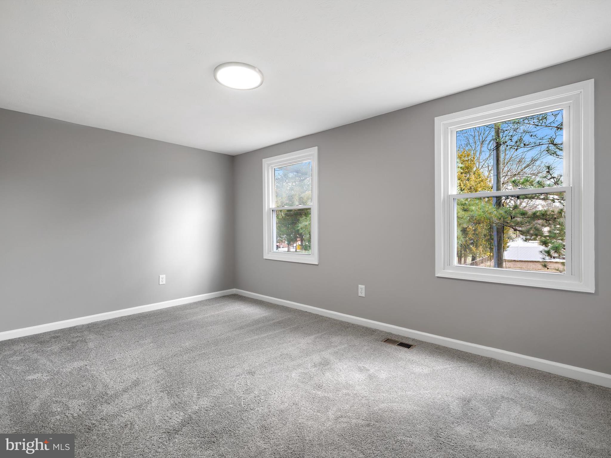 ELMHURST - Residential