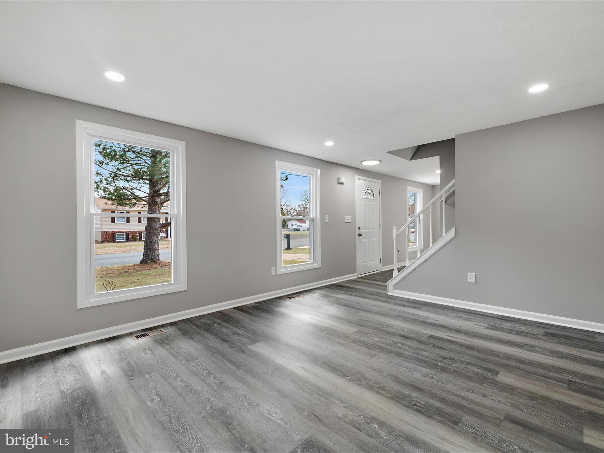 ELMHURST - Residential