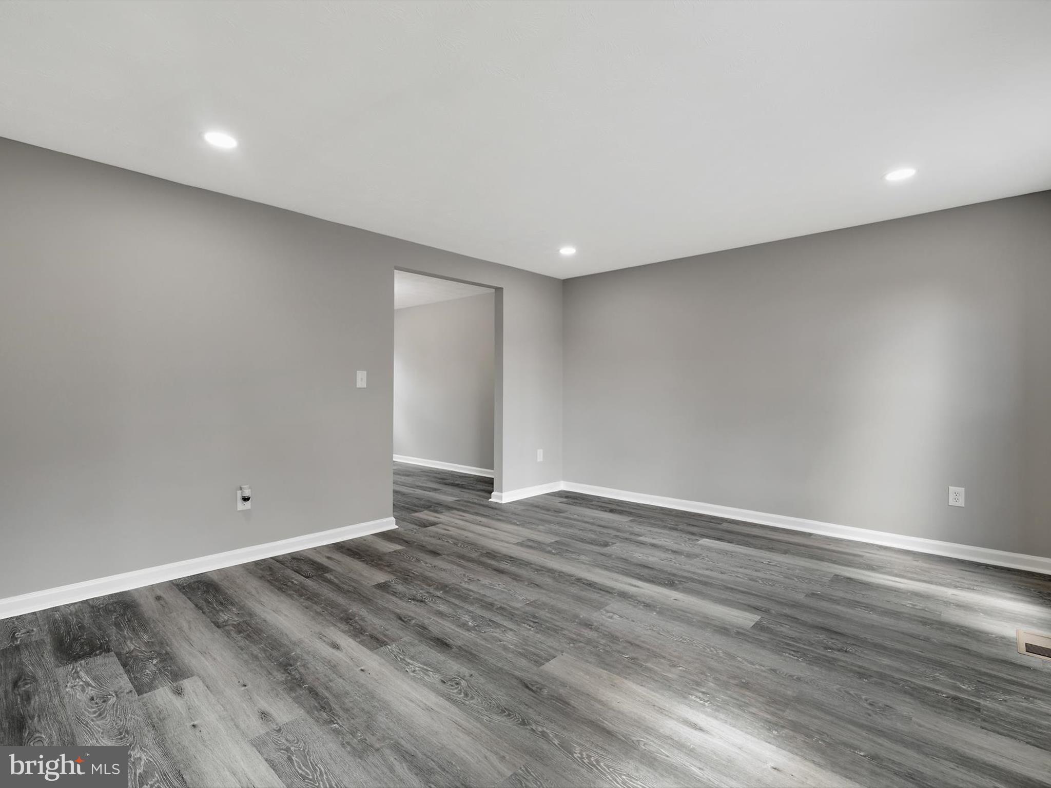 ELMHURST - Residential