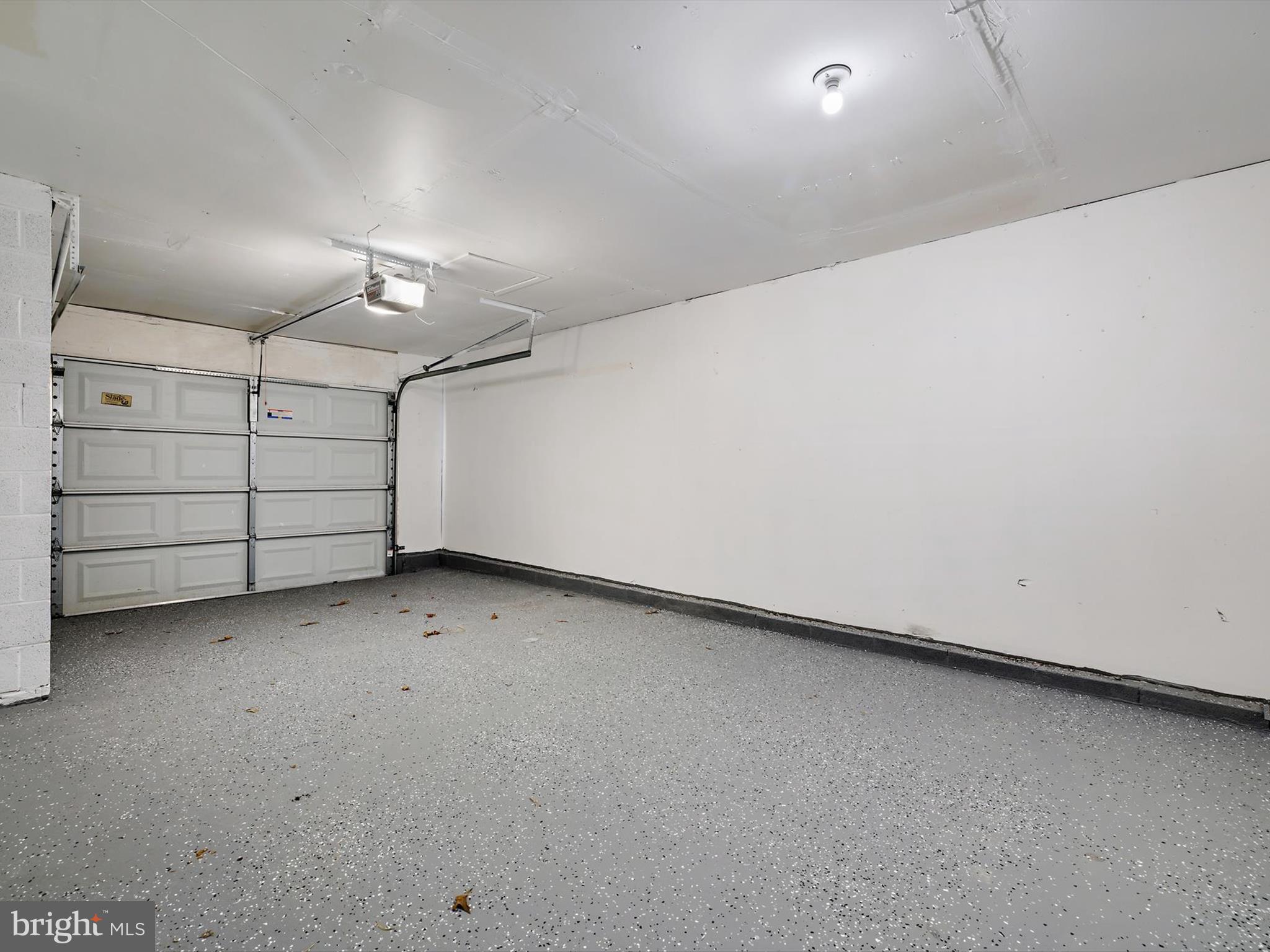 ELMHURST - Residential