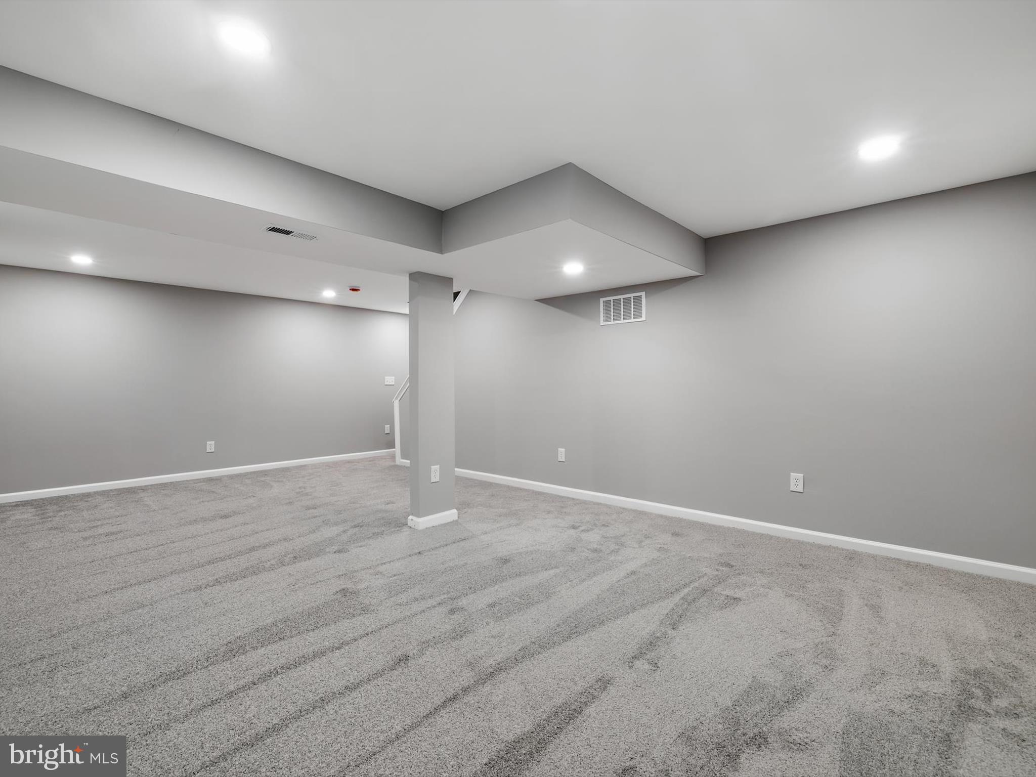 ELMHURST - Residential