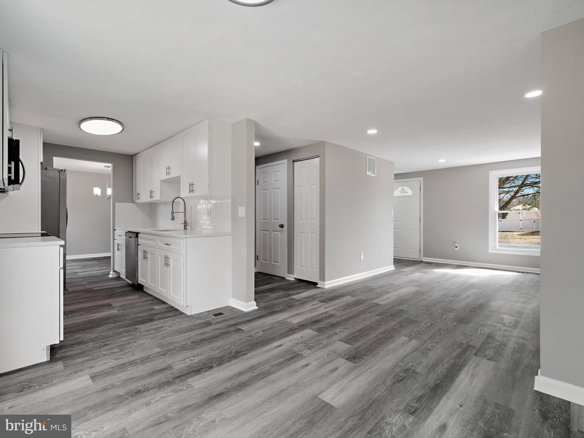 ELMHURST - Residential