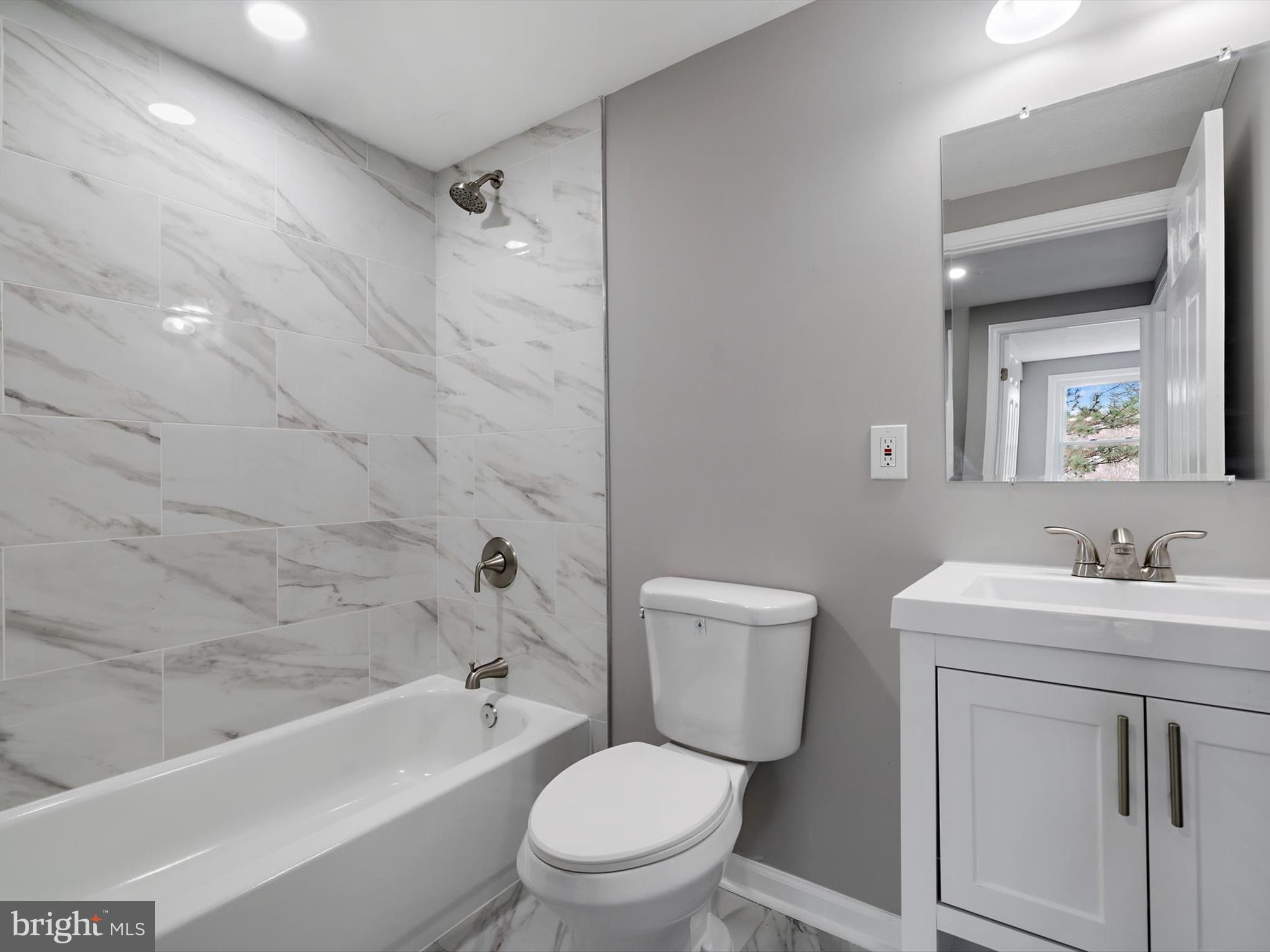 ELMHURST - Residential