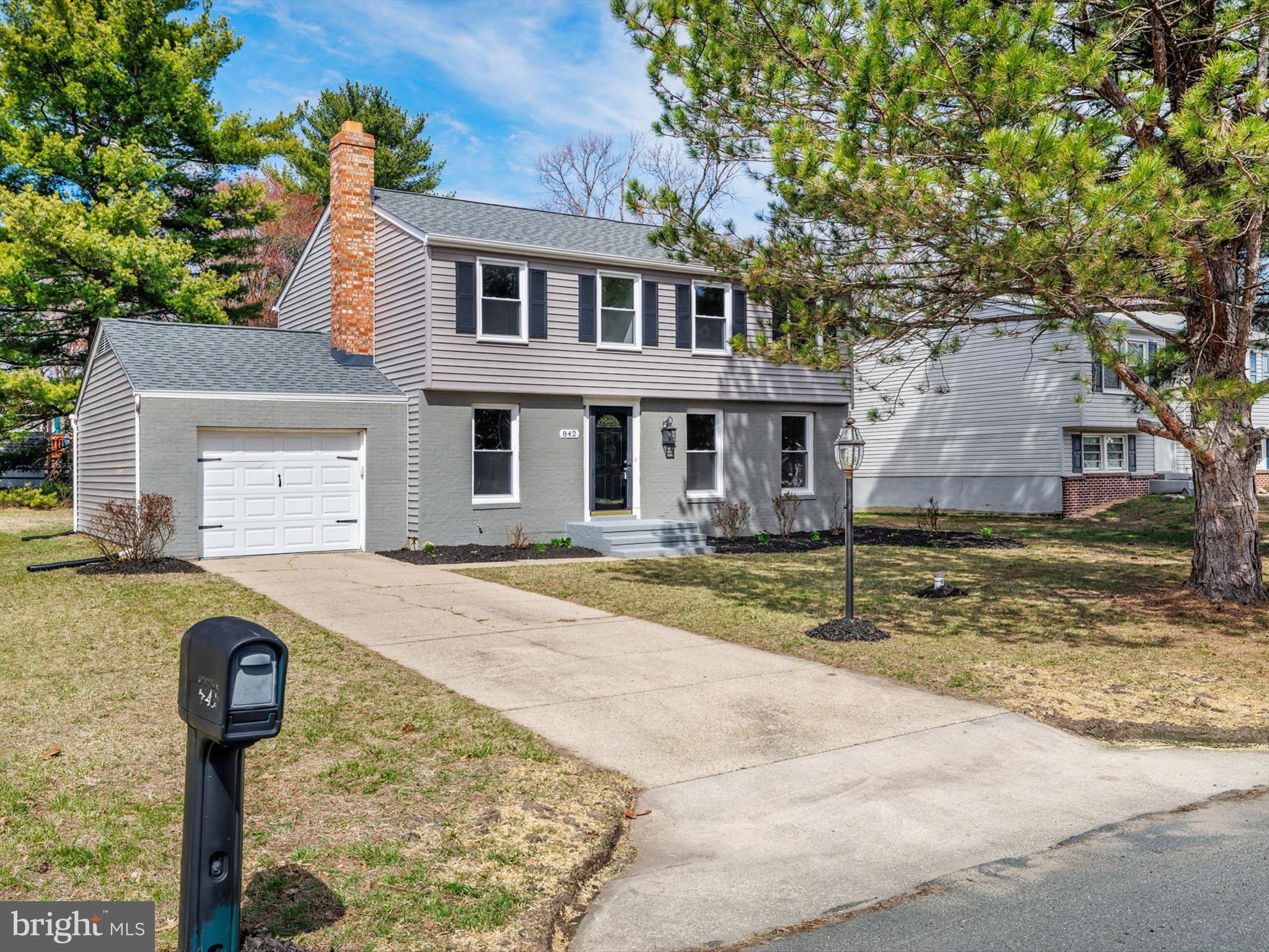 ELMHURST - Residential