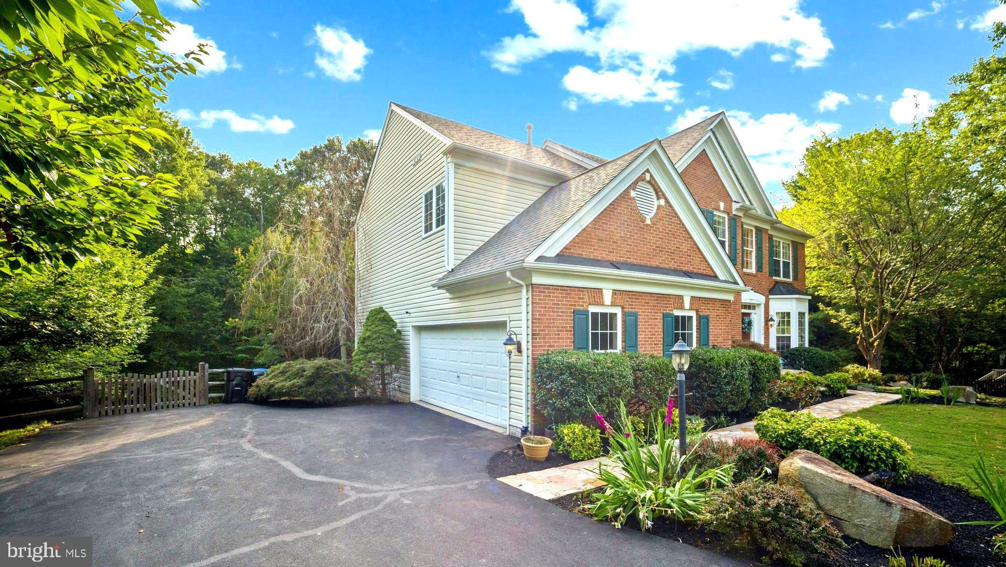 VISTA BROOKE - Residential