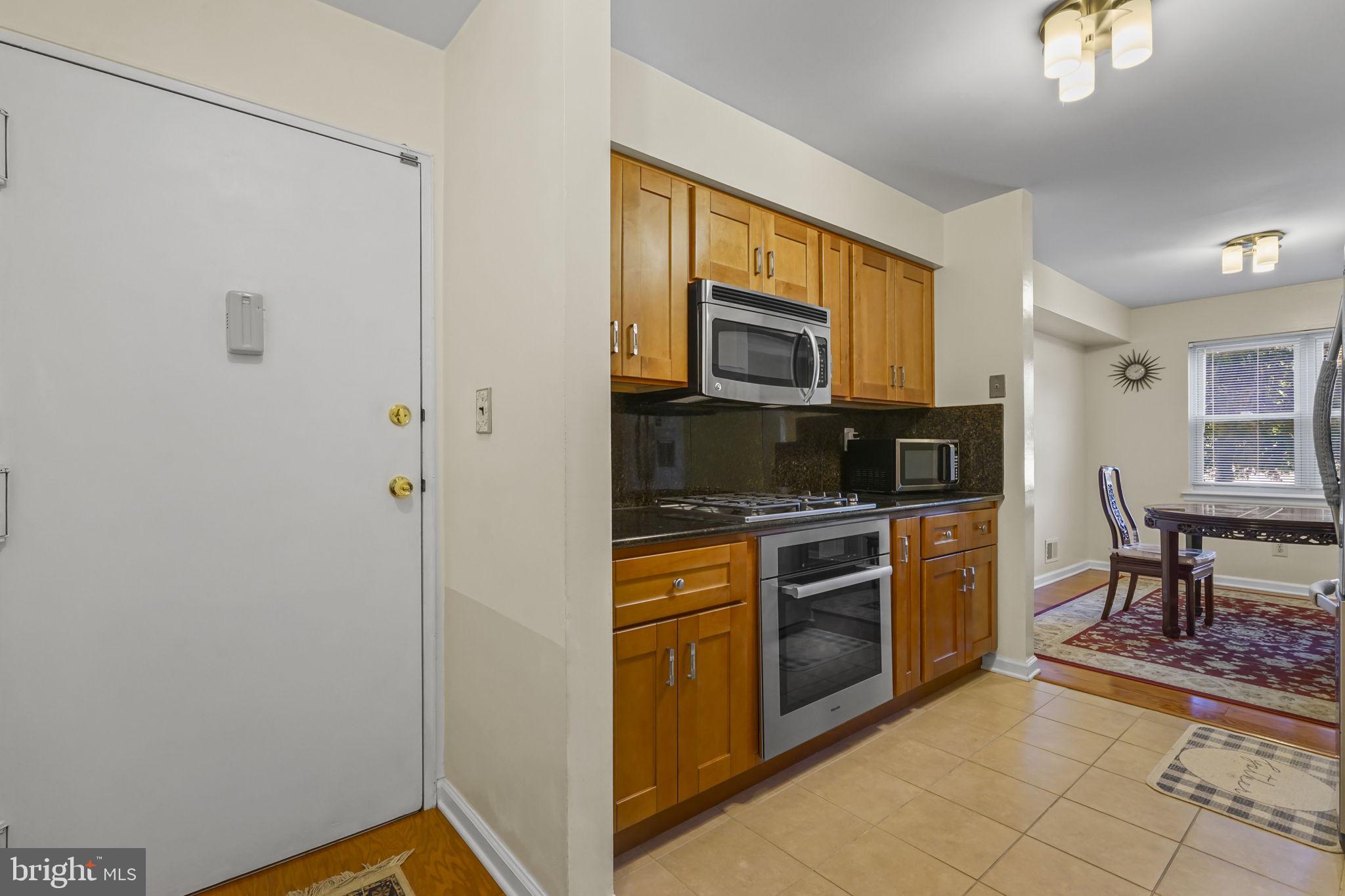 1712 COUNTRY MILL DRIVE