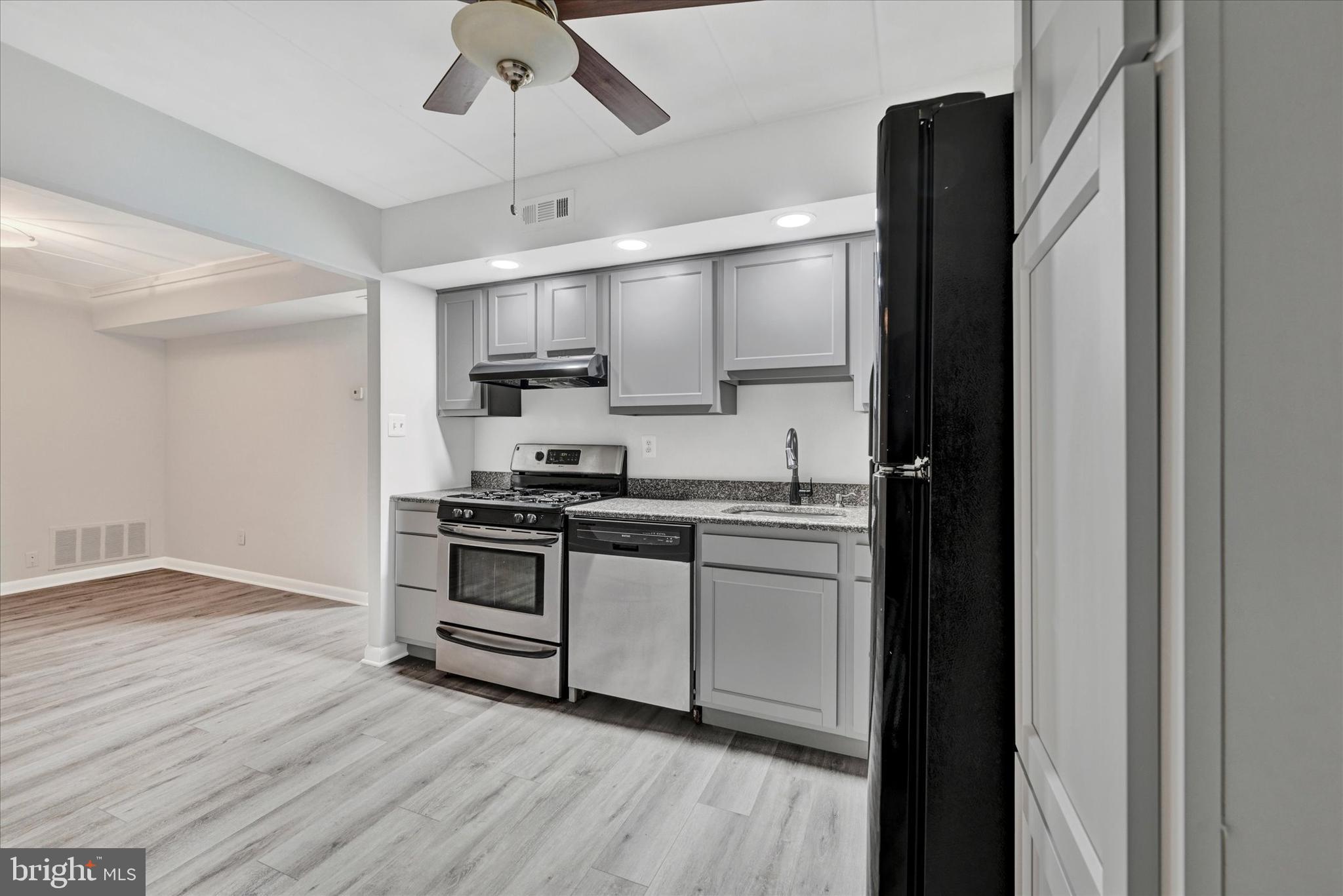 VILLAGE OF WILDE LAKE - Residential