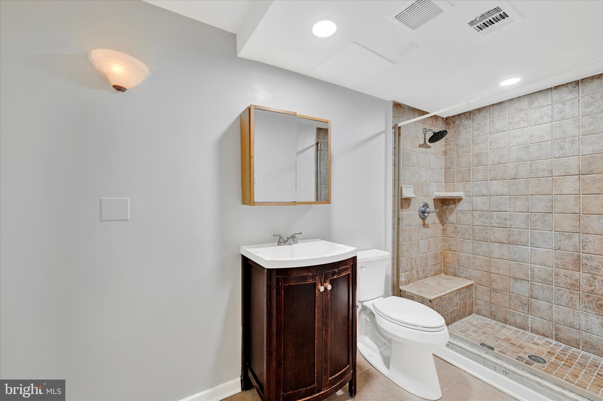 VILLAGE OF WILDE LAKE - Residential