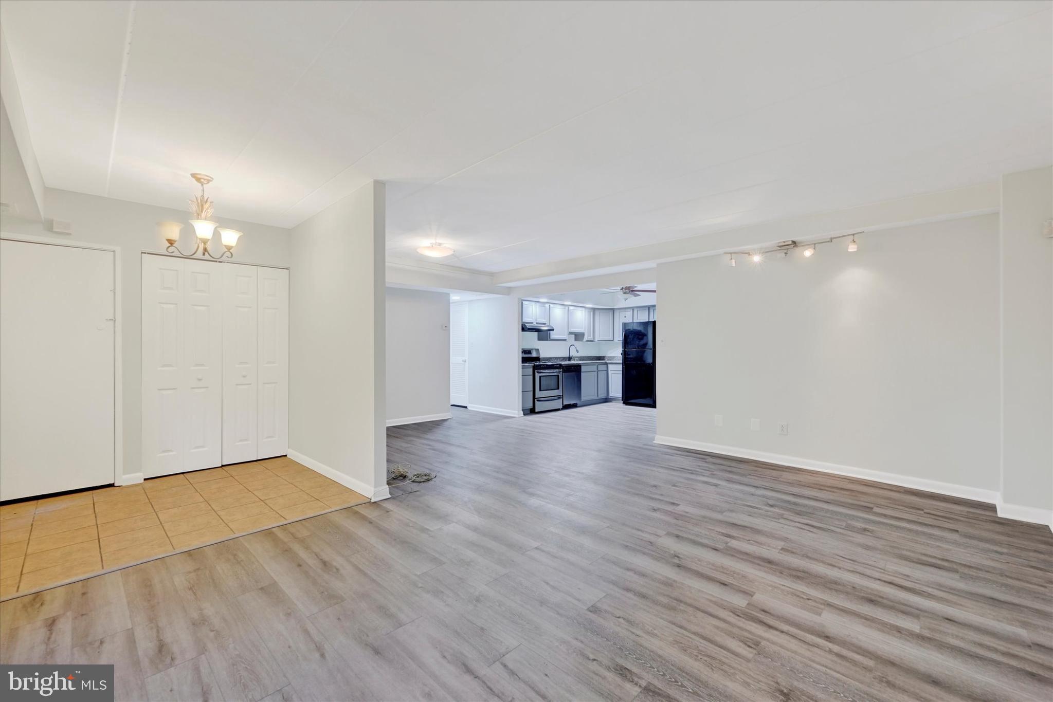 VILLAGE OF WILDE LAKE - Residential