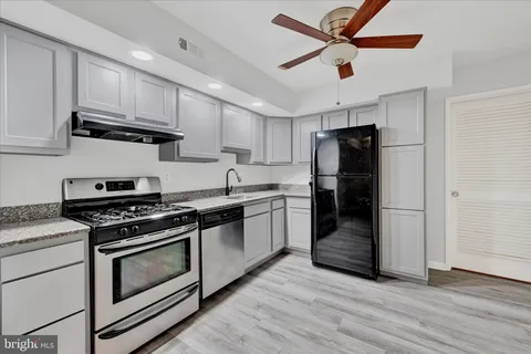 10674 Green Mountain Circle Unit 7, Columbia, MD MLS: MDHW2050394