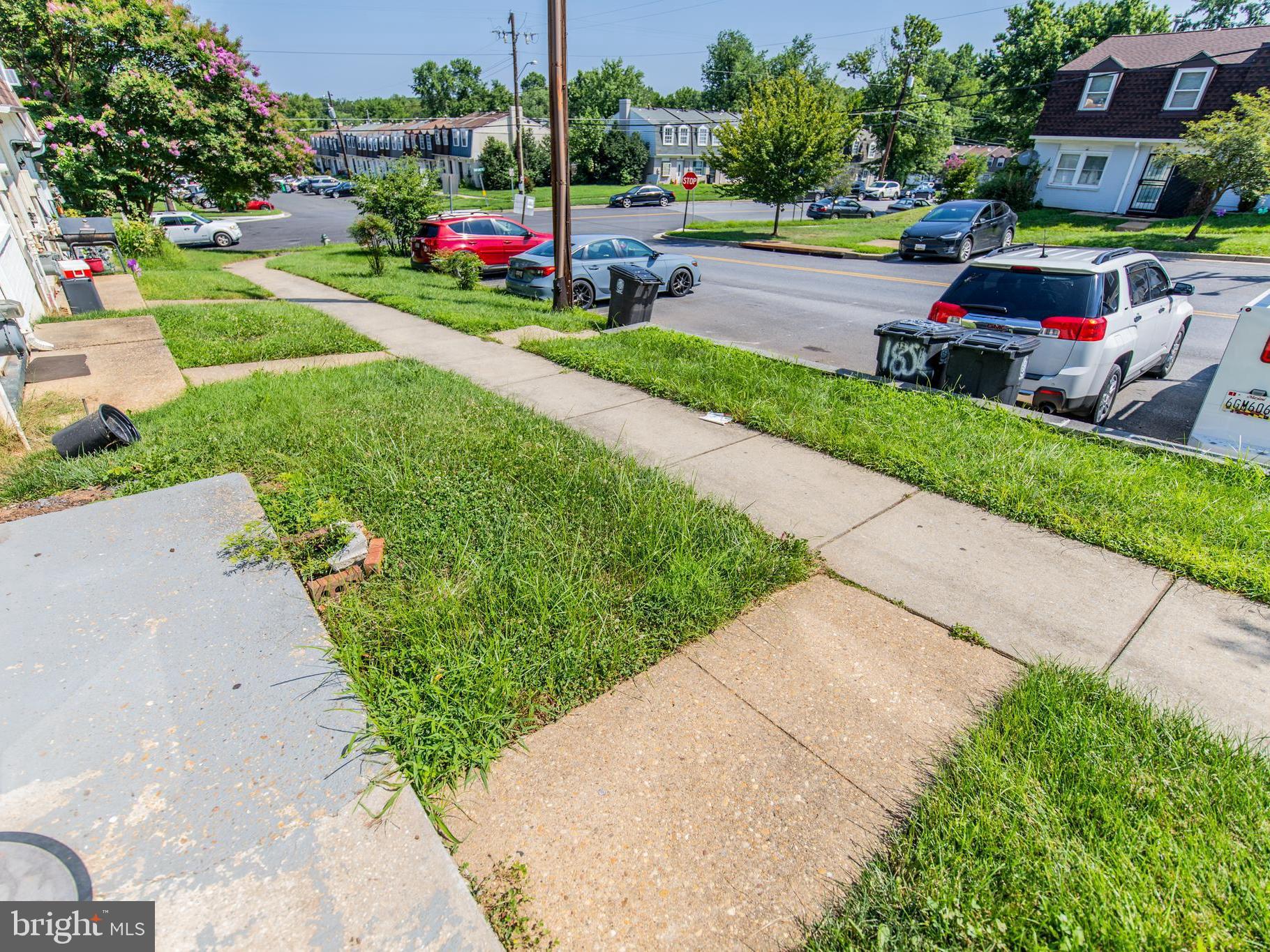 1852 VILLAGE GREEN DRIVE E-122