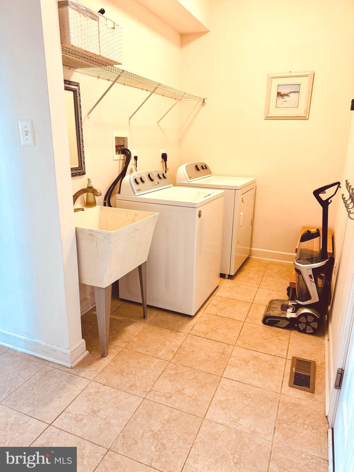 PARKSIDE ESTATES - Residential