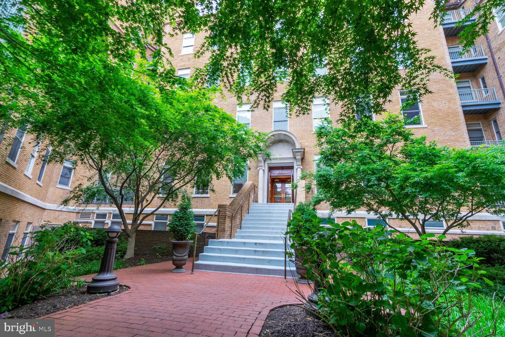WEST END - Residential Lease