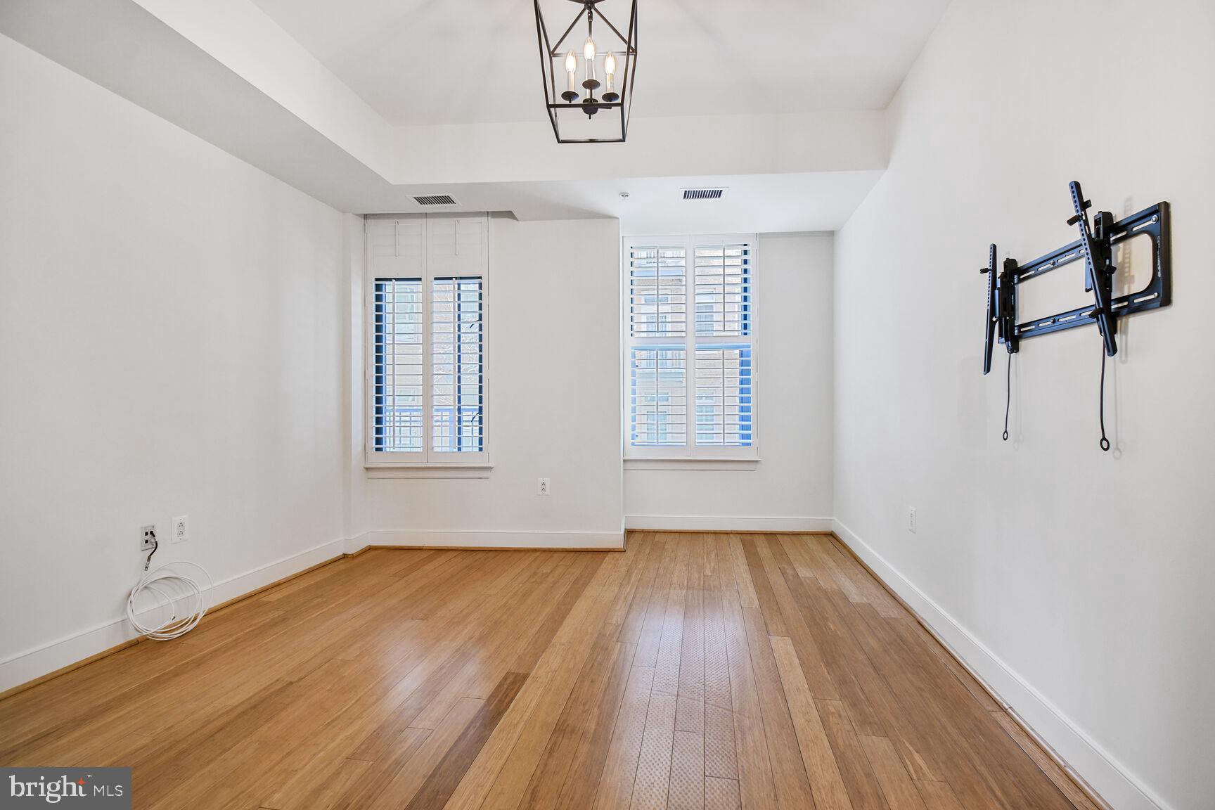 WEST END - Residential Lease