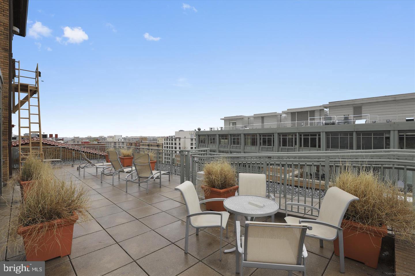 WEST END - Residential Lease
