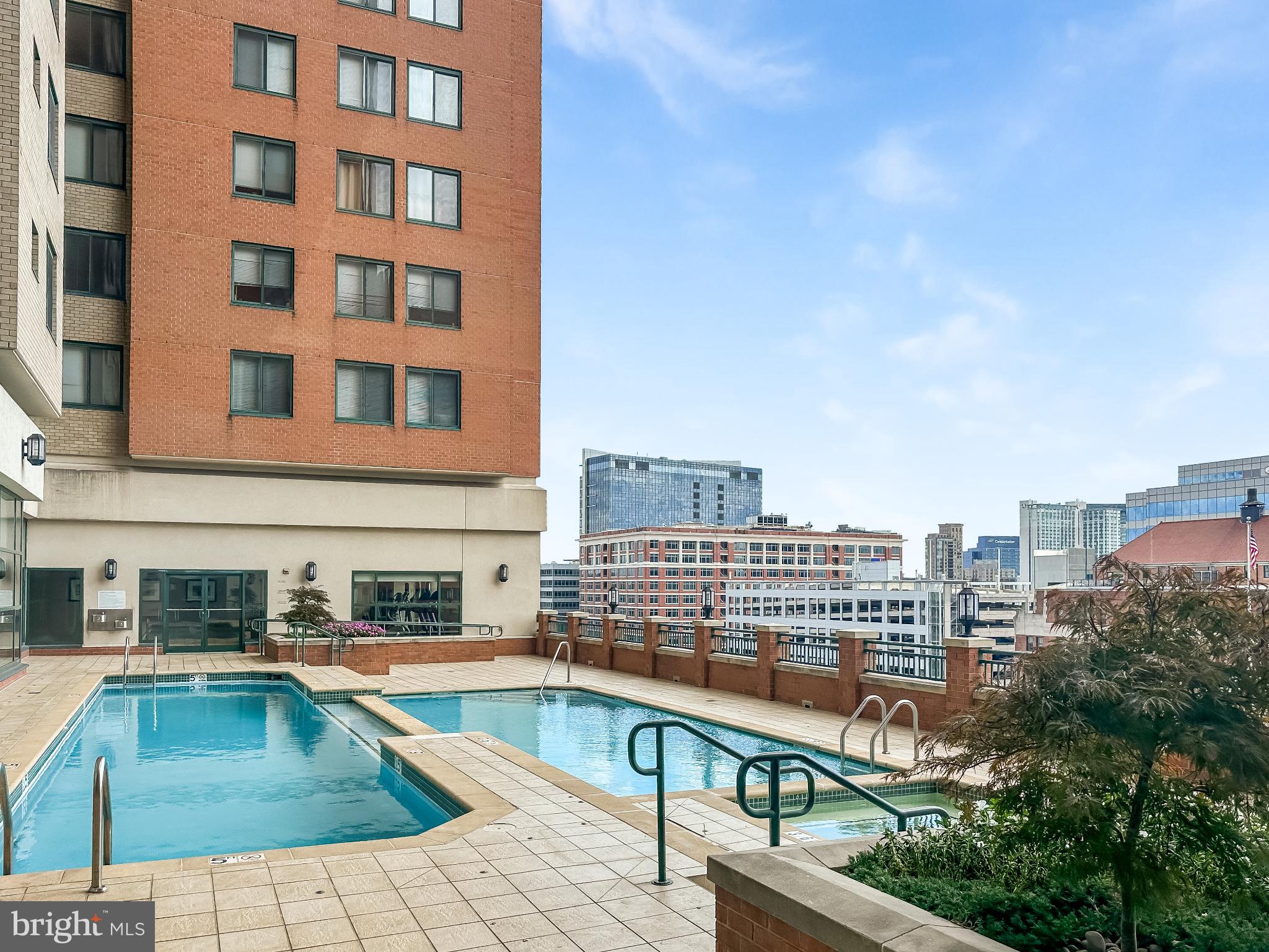 DOWNTOWN - Residential