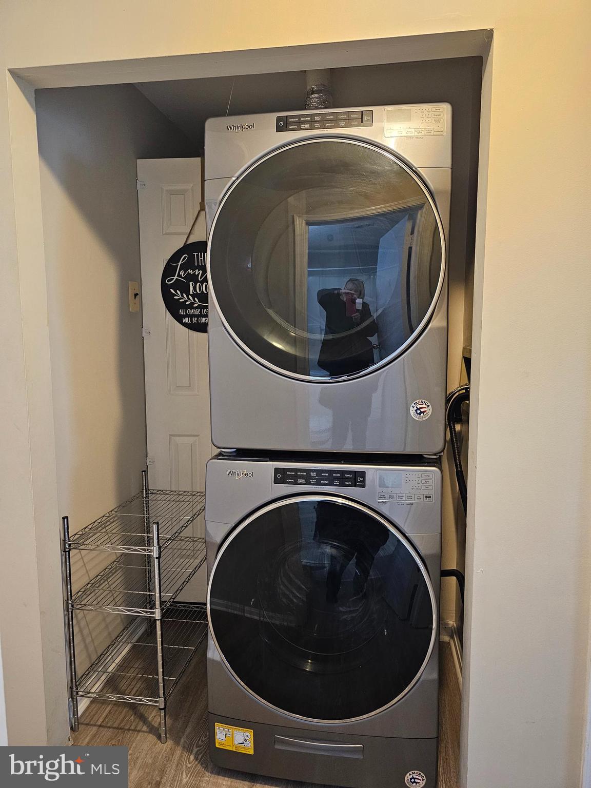 CROMWELL FOUNTAIN - Residential