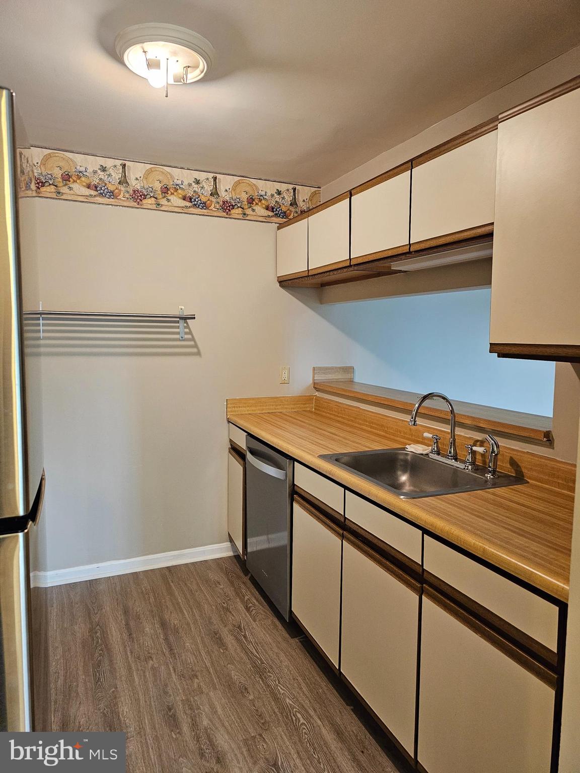 CROMWELL FOUNTAIN - Residential