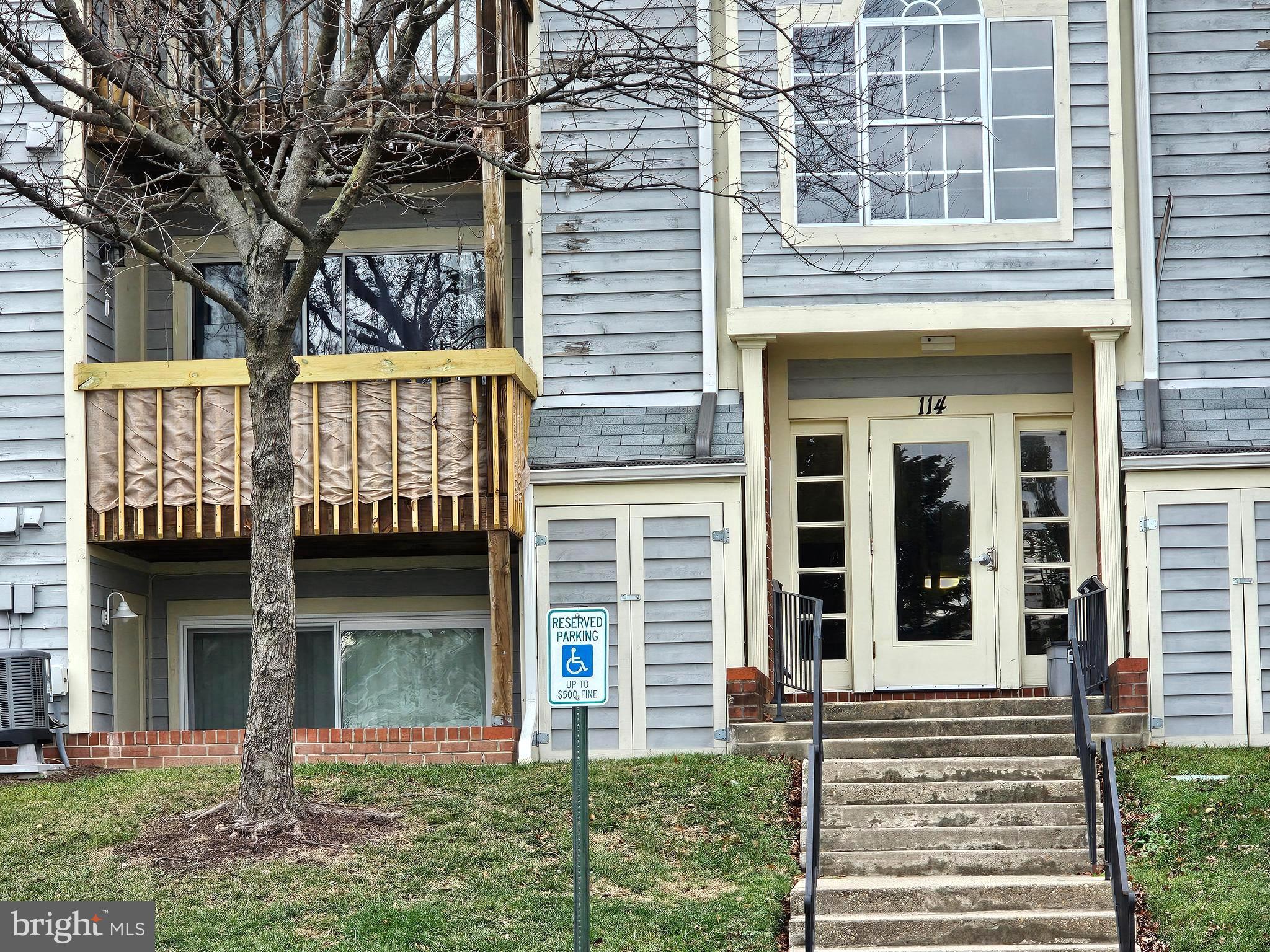 CROMWELL FOUNTAIN - Residential