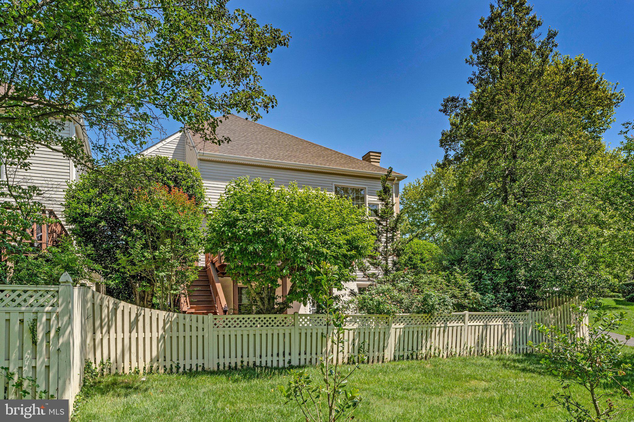 EDGEMOORE - Residential