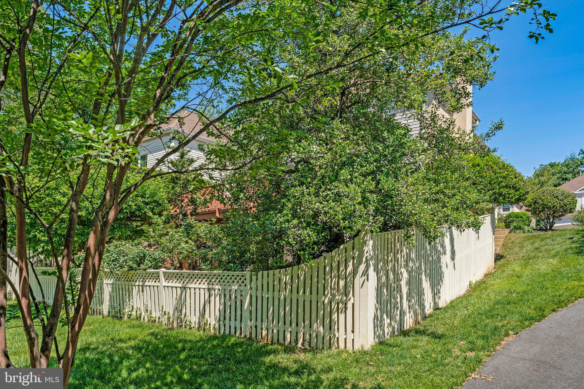 EDGEMOORE - Residential