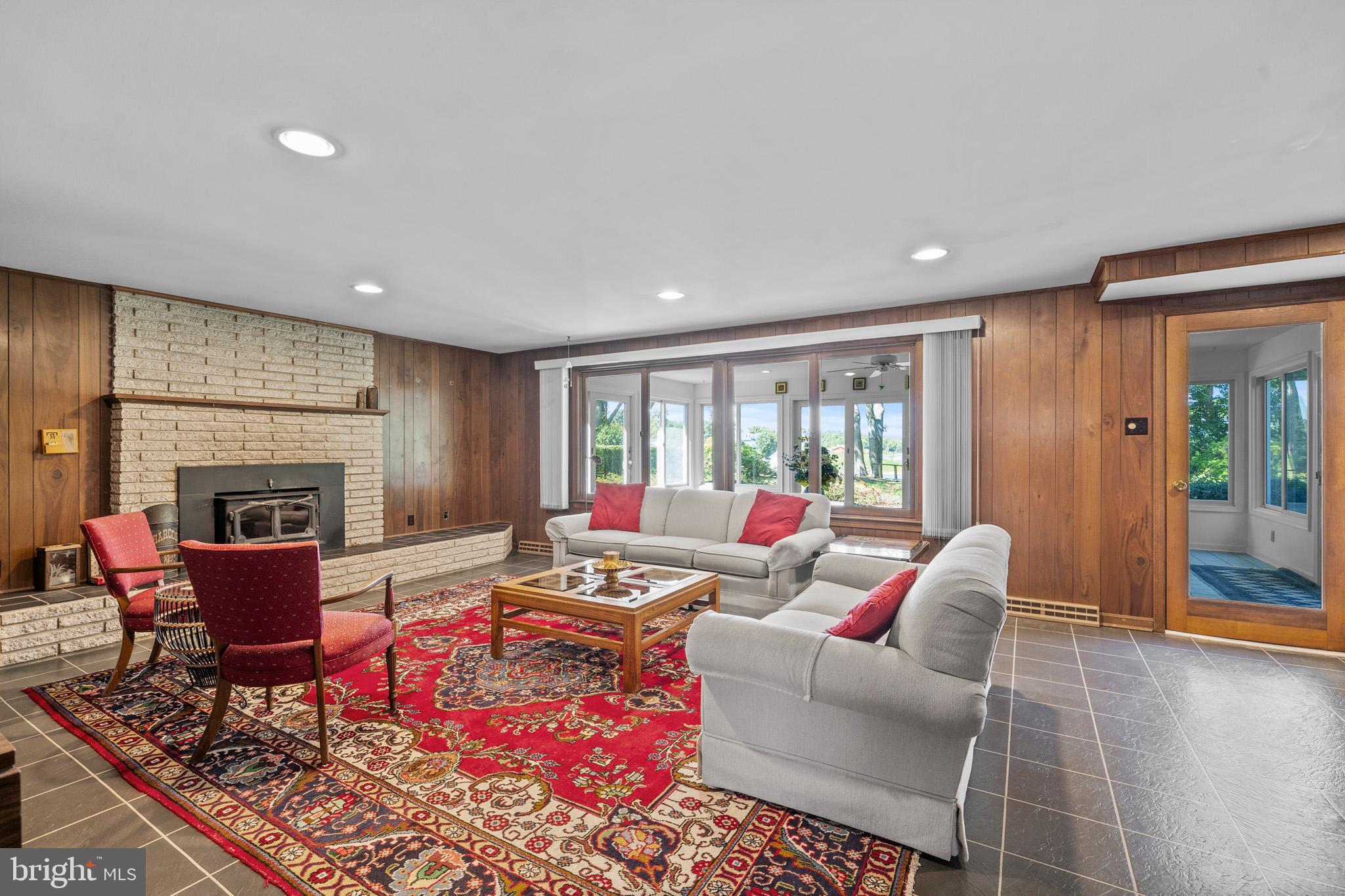 ESPERANZA FARMS - Residential