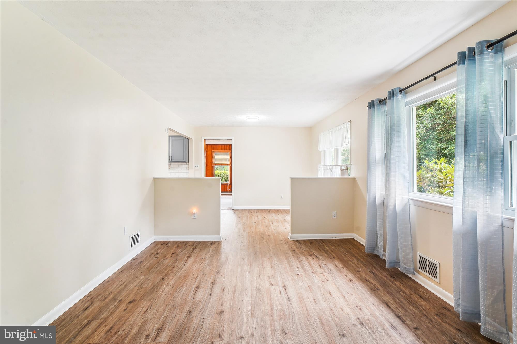 DAMASCUS OUTSIDE - Residential