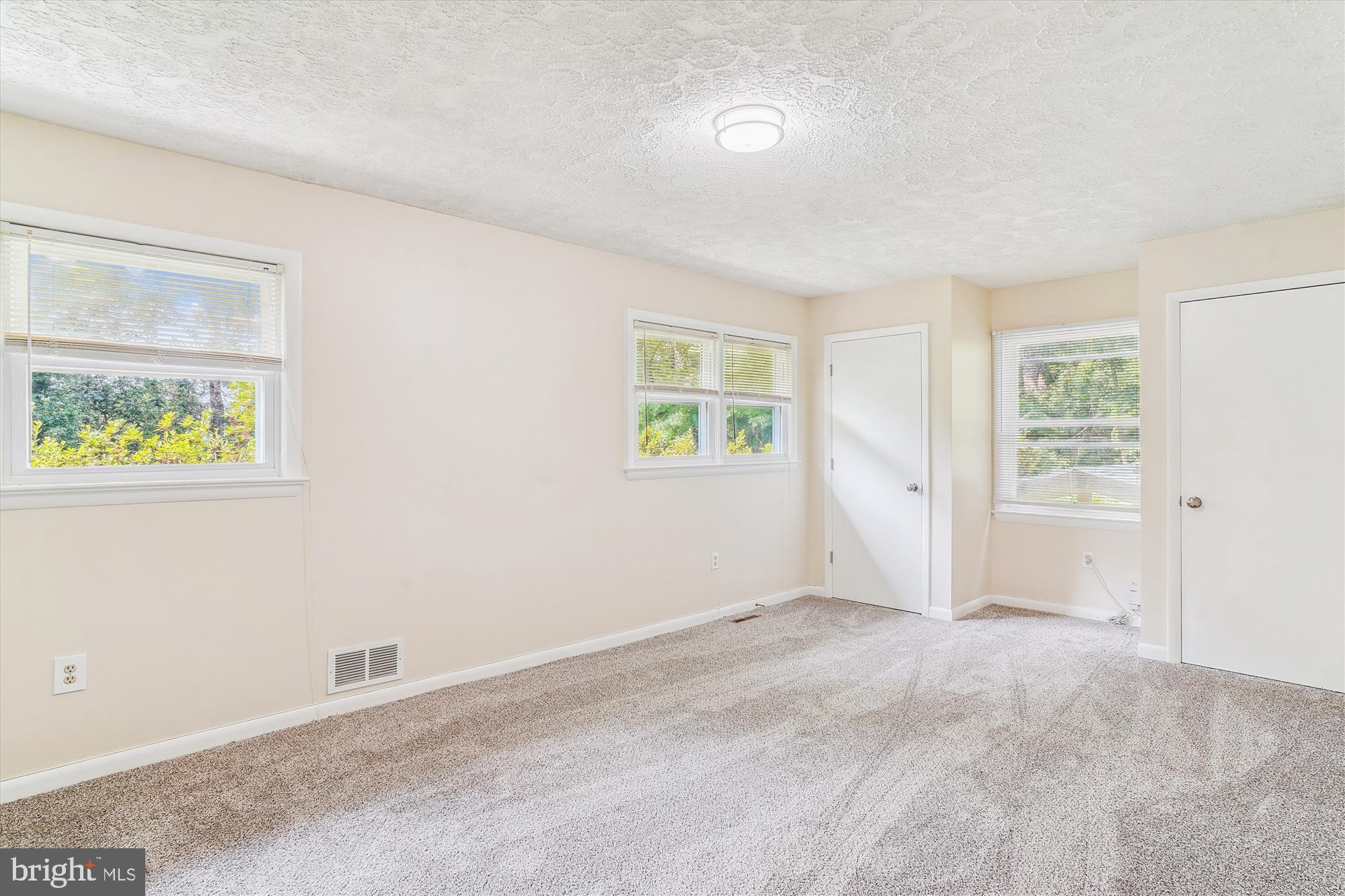 DAMASCUS OUTSIDE - Residential