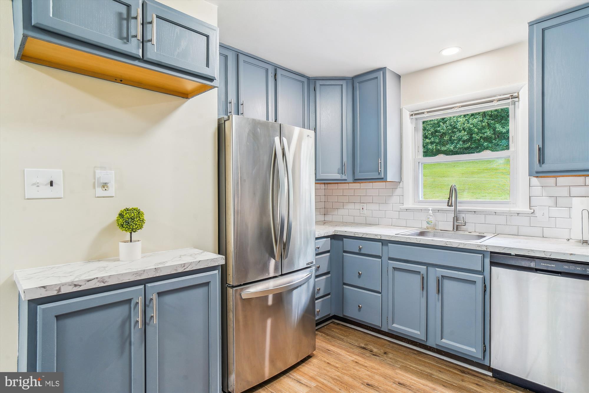 DAMASCUS OUTSIDE - Residential