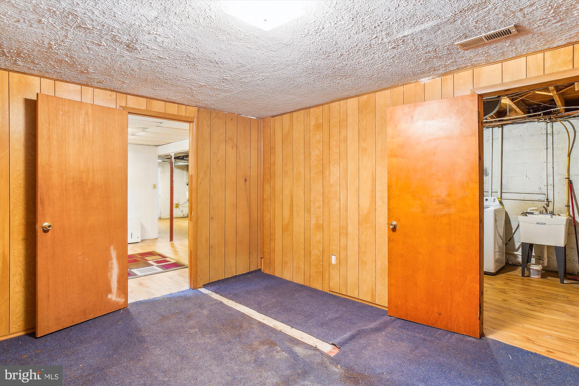 DAMASCUS OUTSIDE - Residential