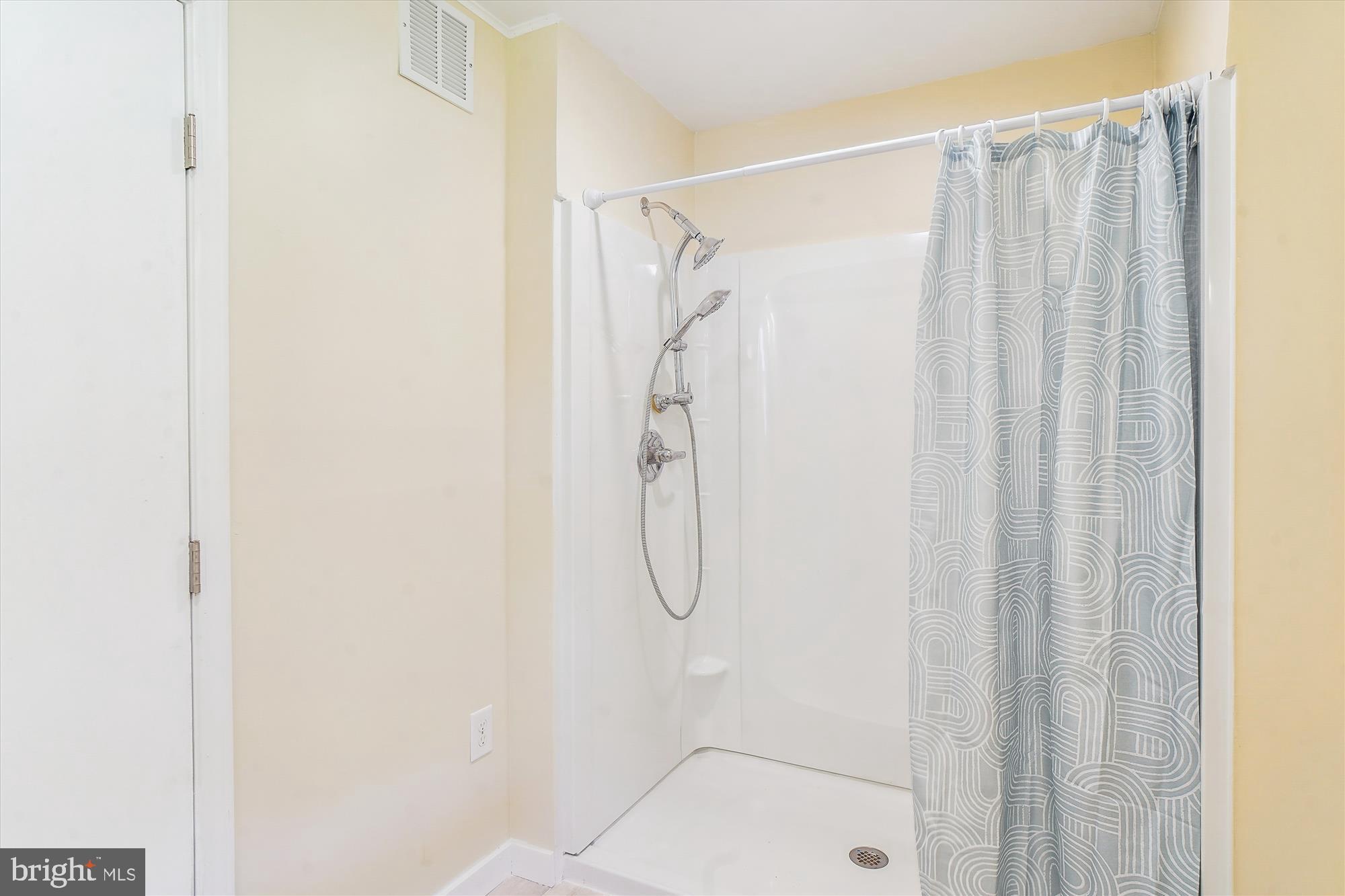 DAMASCUS OUTSIDE - Residential