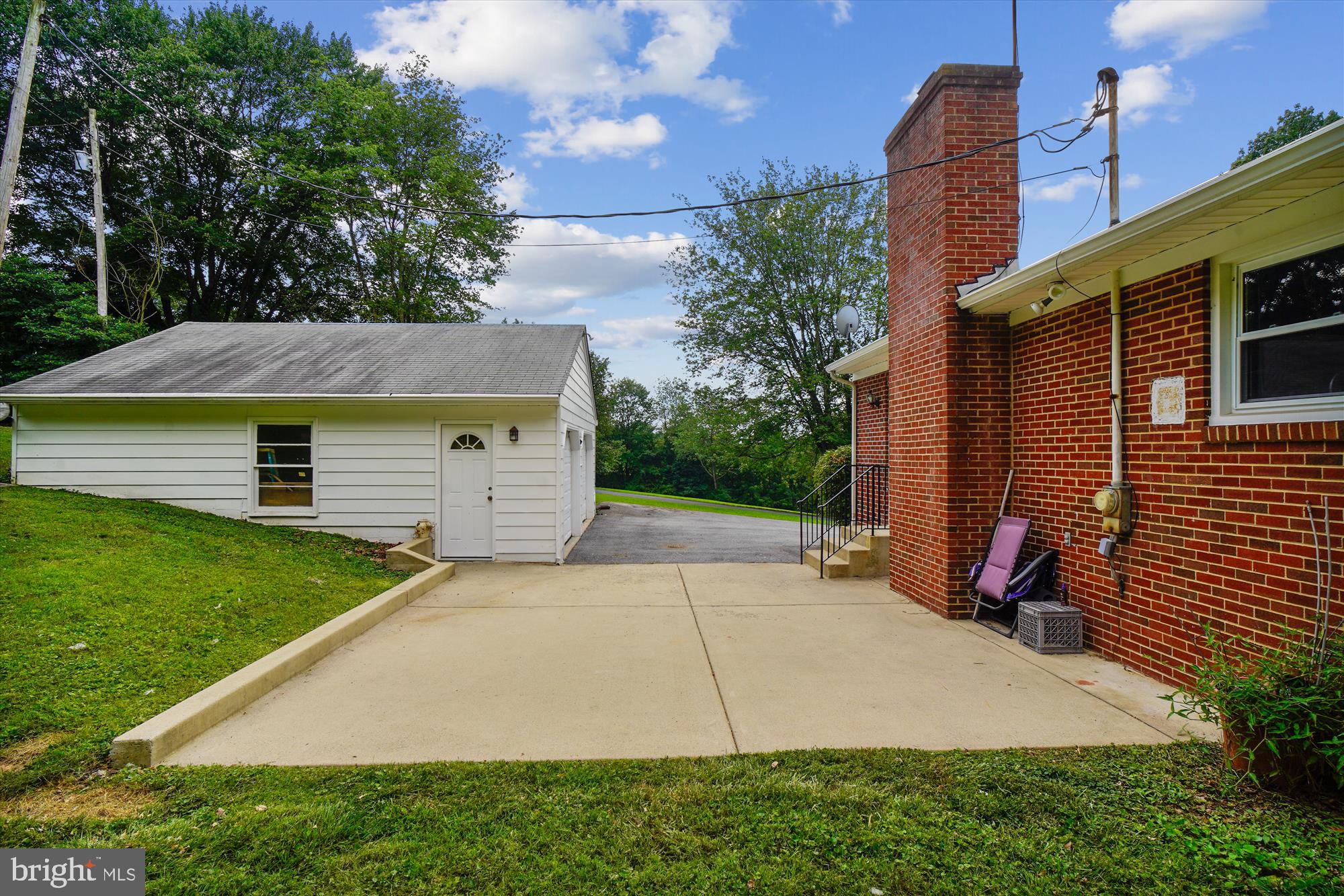 DAMASCUS OUTSIDE - Residential