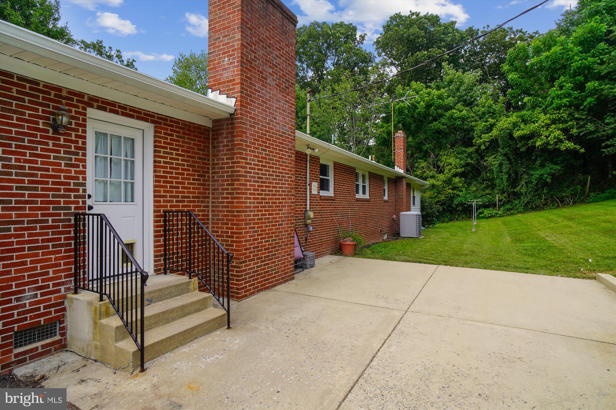 DAMASCUS OUTSIDE - Residential