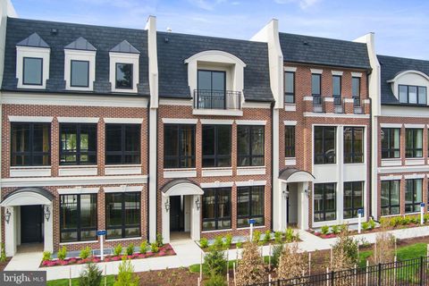 1622 CHAIN BRIDGE ROAD MCLEAN VA 22101