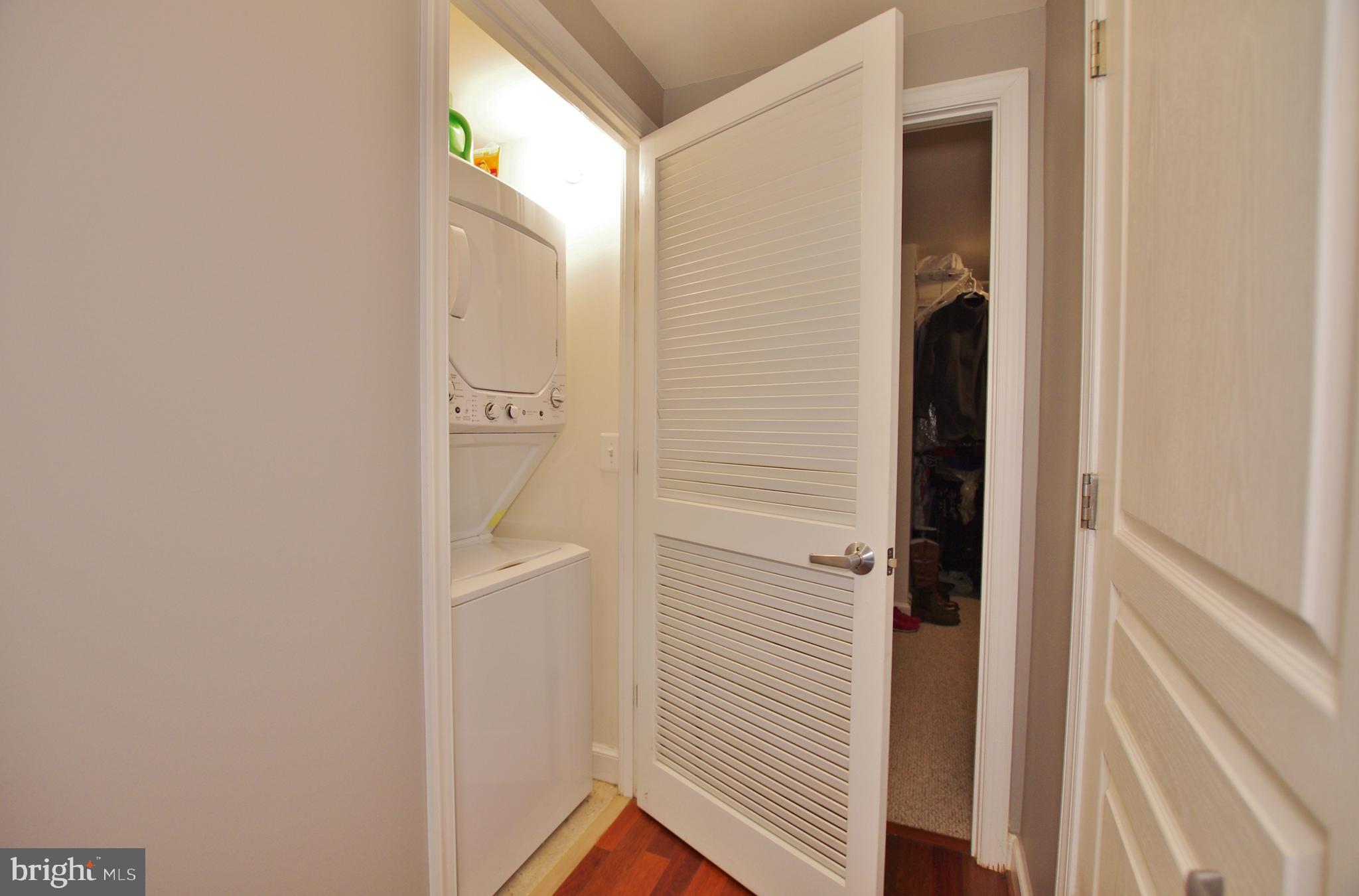 MIDTOWN ALEXANDRIA STATION CONDOMINIUM - Residential Lease