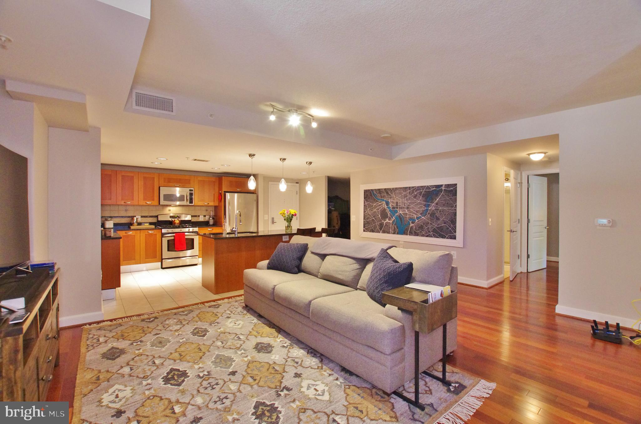 MIDTOWN ALEXANDRIA STATION CONDOMINIUM - Residential Lease