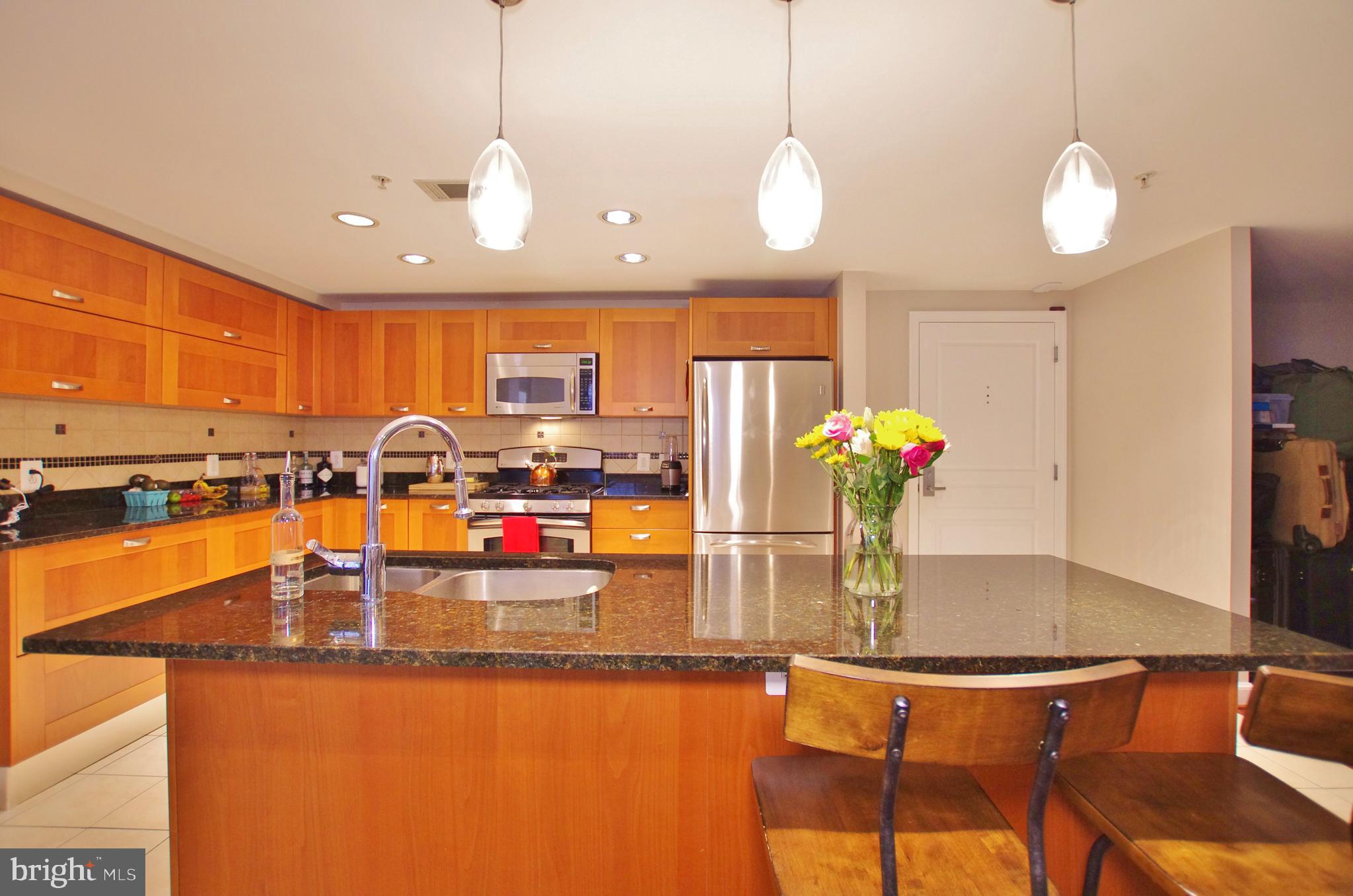 MIDTOWN ALEXANDRIA STATION CONDOMINIUM - Residential Lease