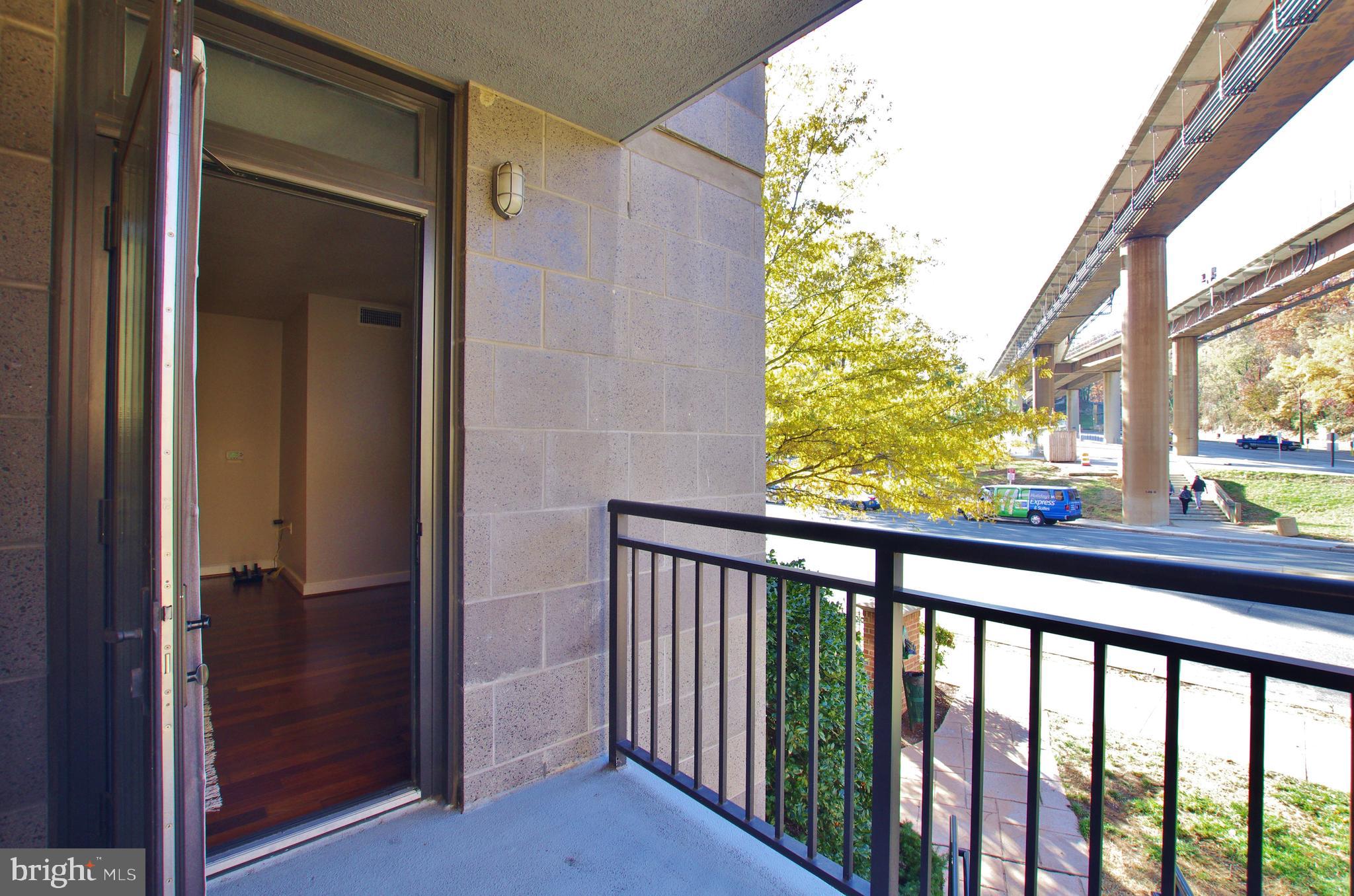 MIDTOWN ALEXANDRIA STATION CONDOMINIUM - Residential Lease