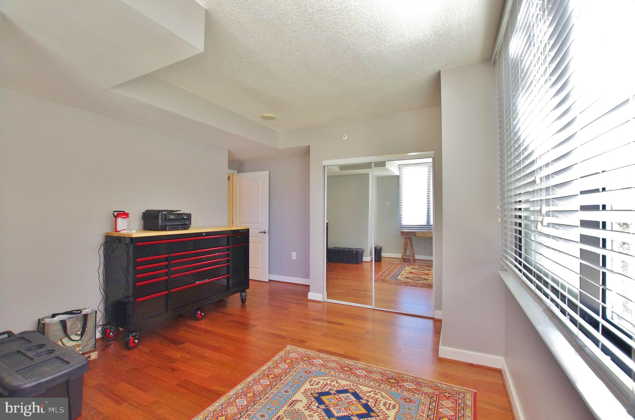 MIDTOWN ALEXANDRIA STATION CONDOMINIUM - Residential Lease