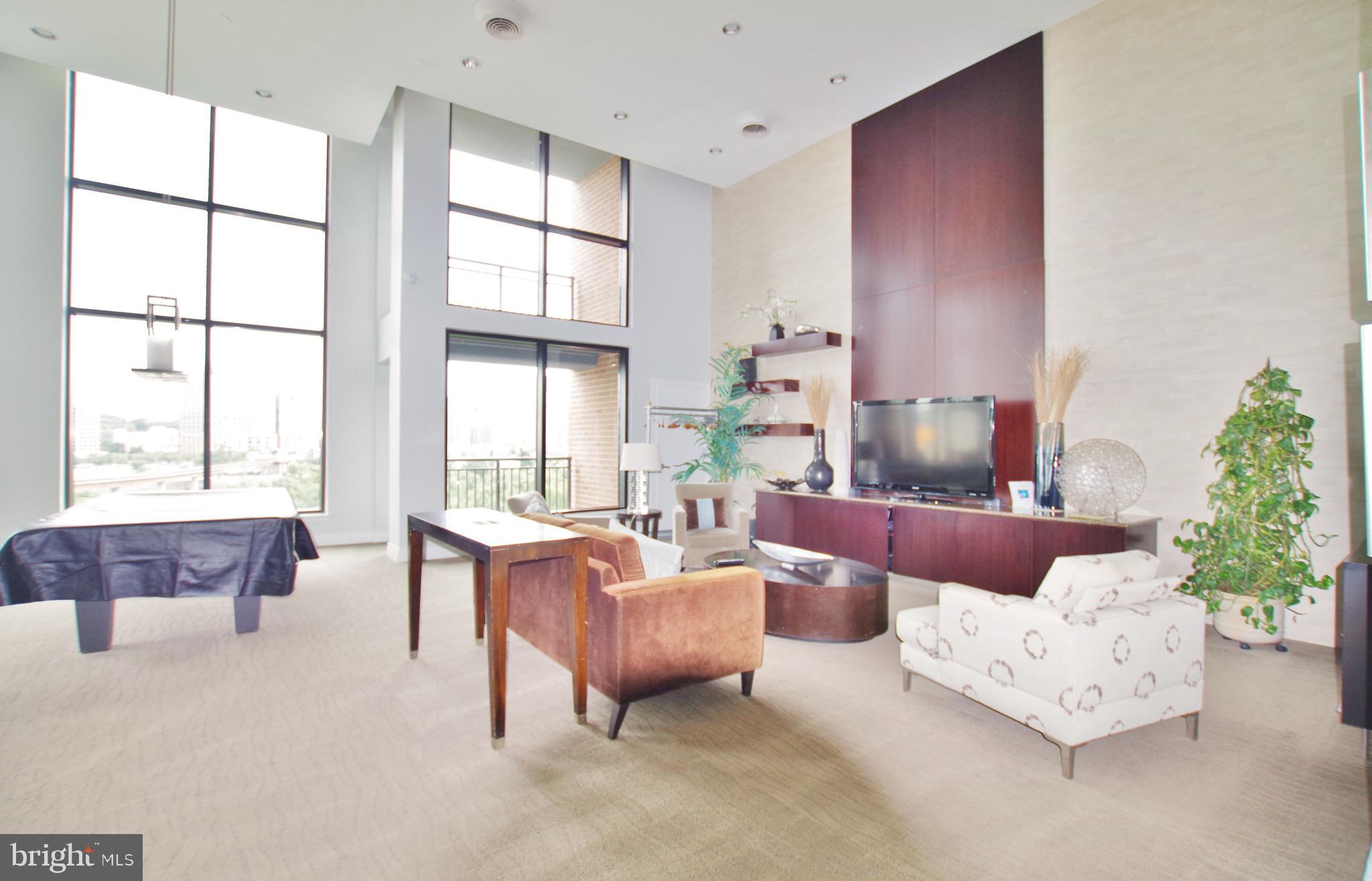 MIDTOWN ALEXANDRIA STATION CONDOMINIUM - Residential Lease