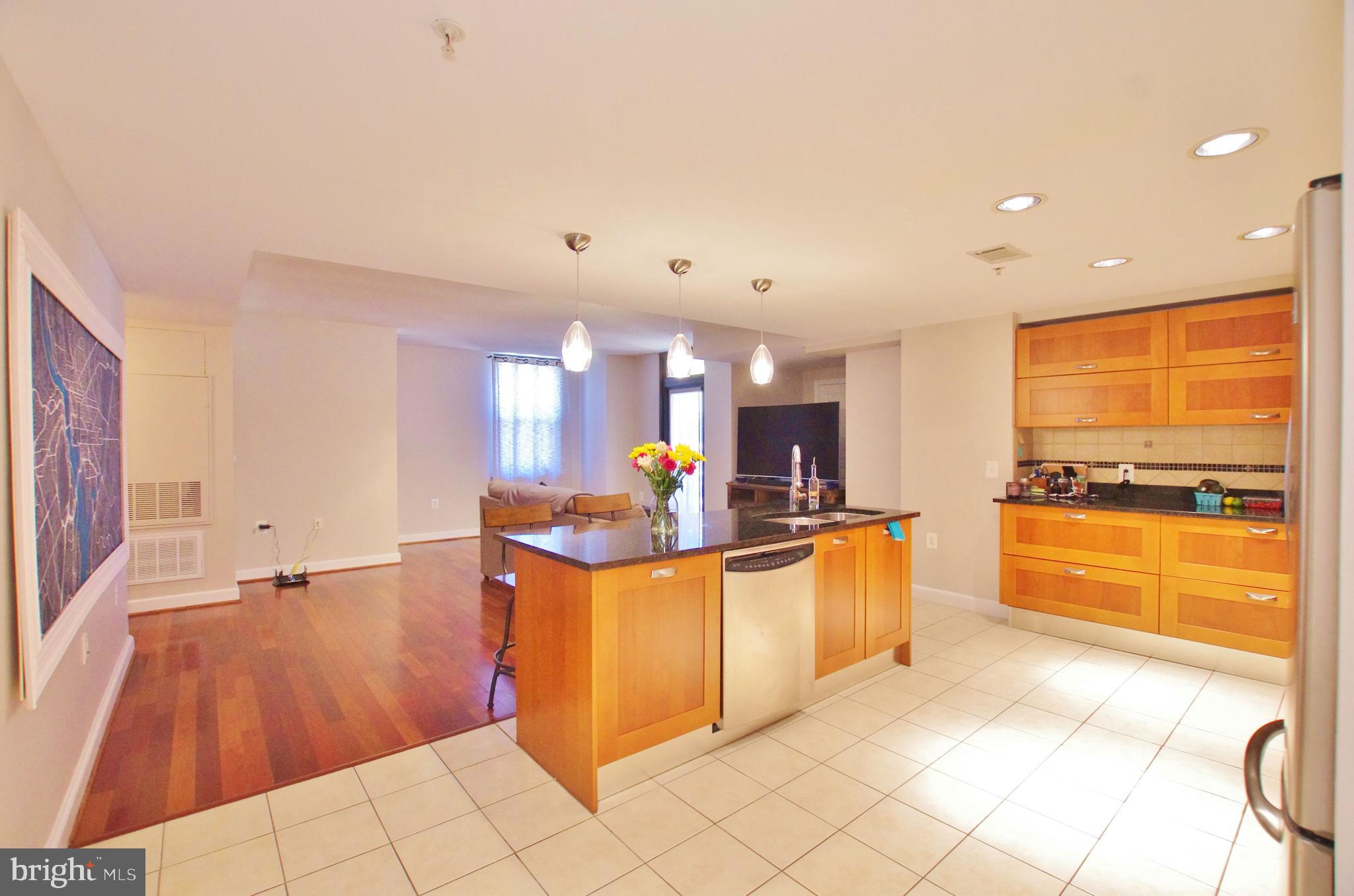 MIDTOWN ALEXANDRIA STATION CONDOMINIUM - Residential Lease