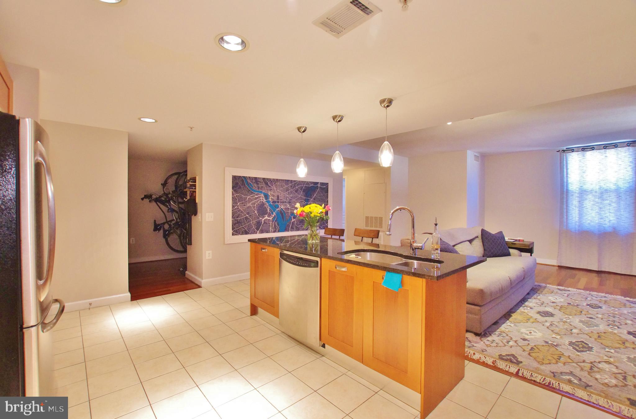 MIDTOWN ALEXANDRIA STATION CONDOMINIUM - Residential Lease