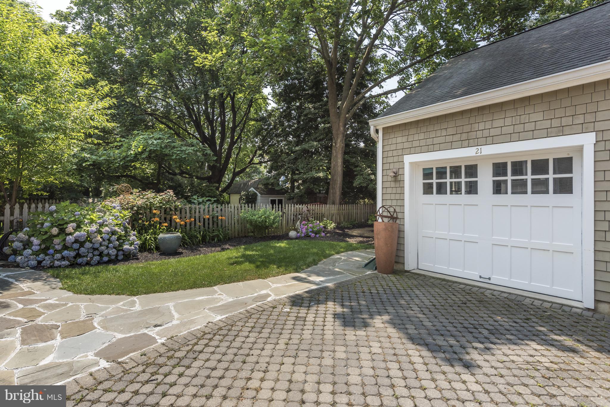 MURRAY HILL - Residential