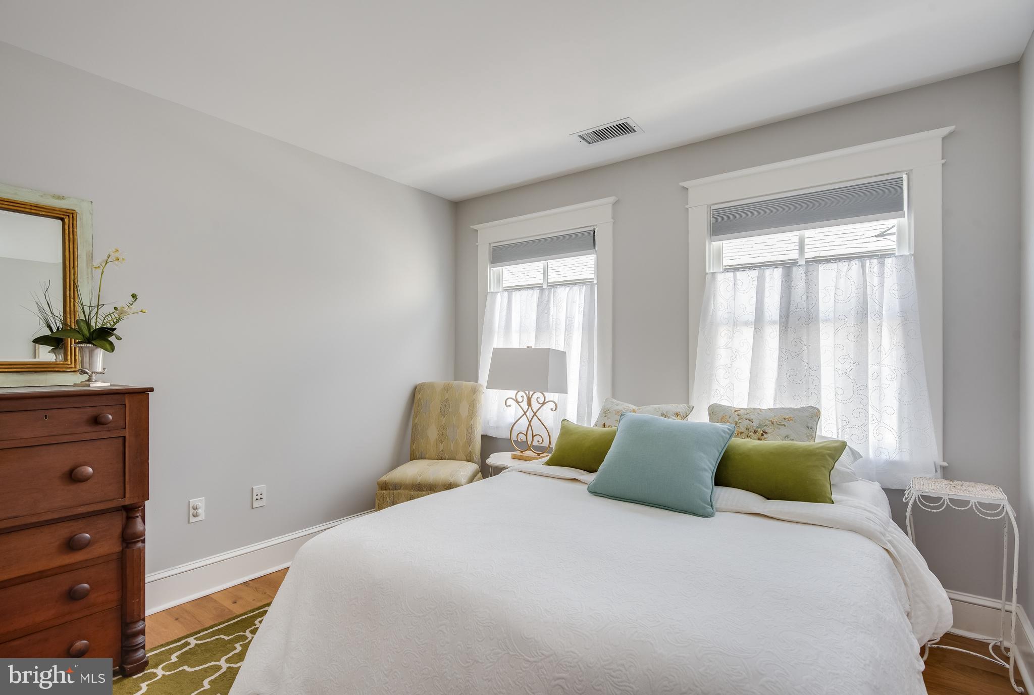 MURRAY HILL - Residential