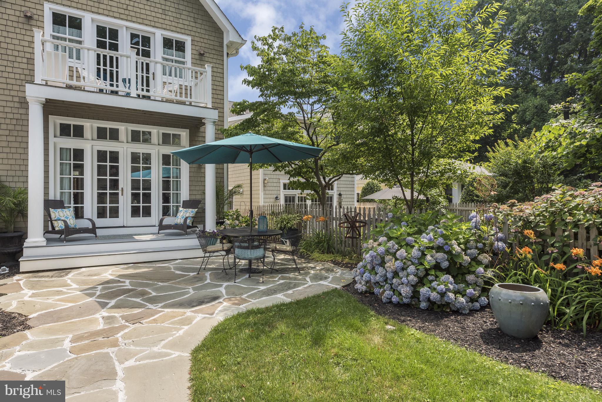 MURRAY HILL - Residential