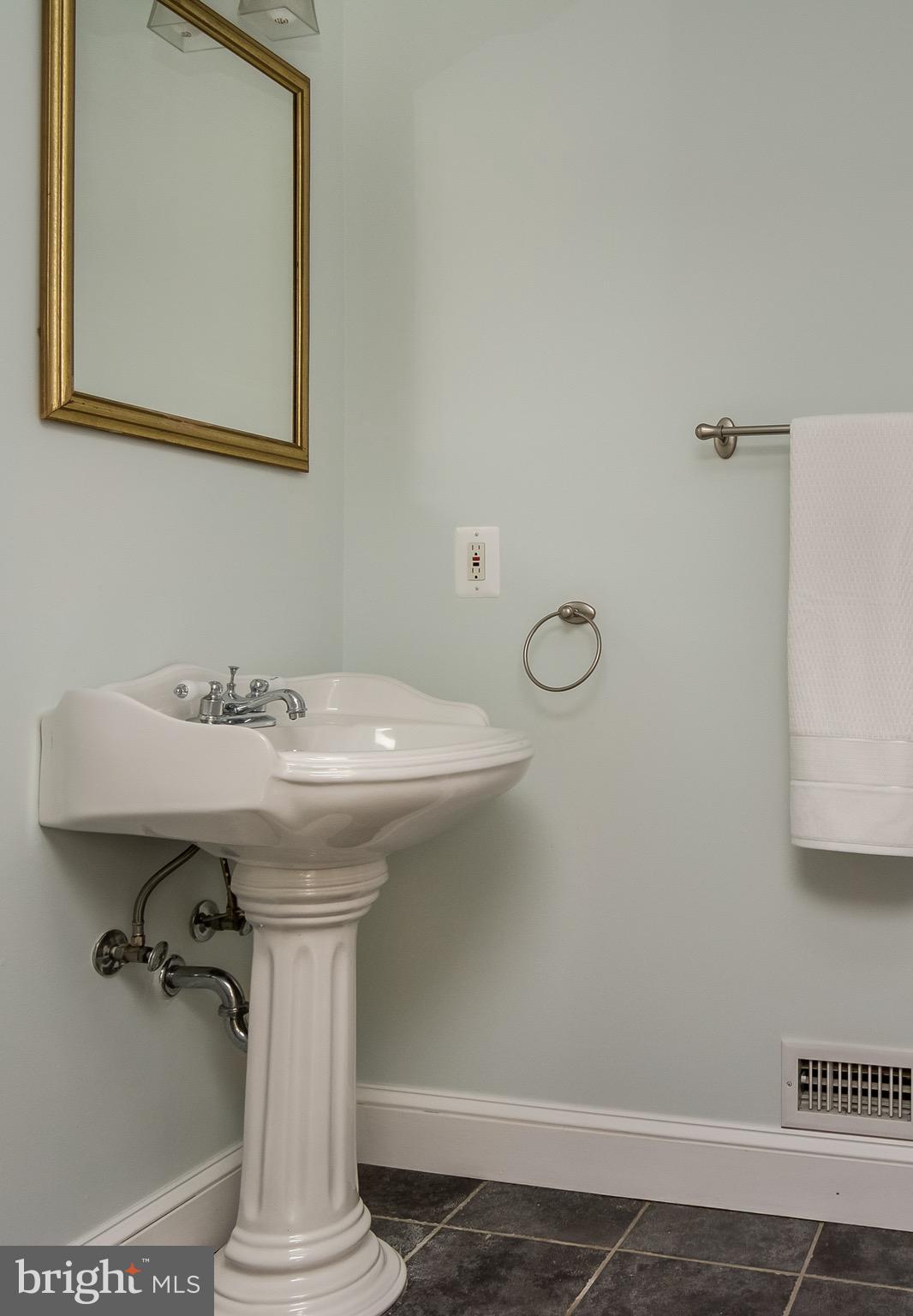 MURRAY HILL - Residential