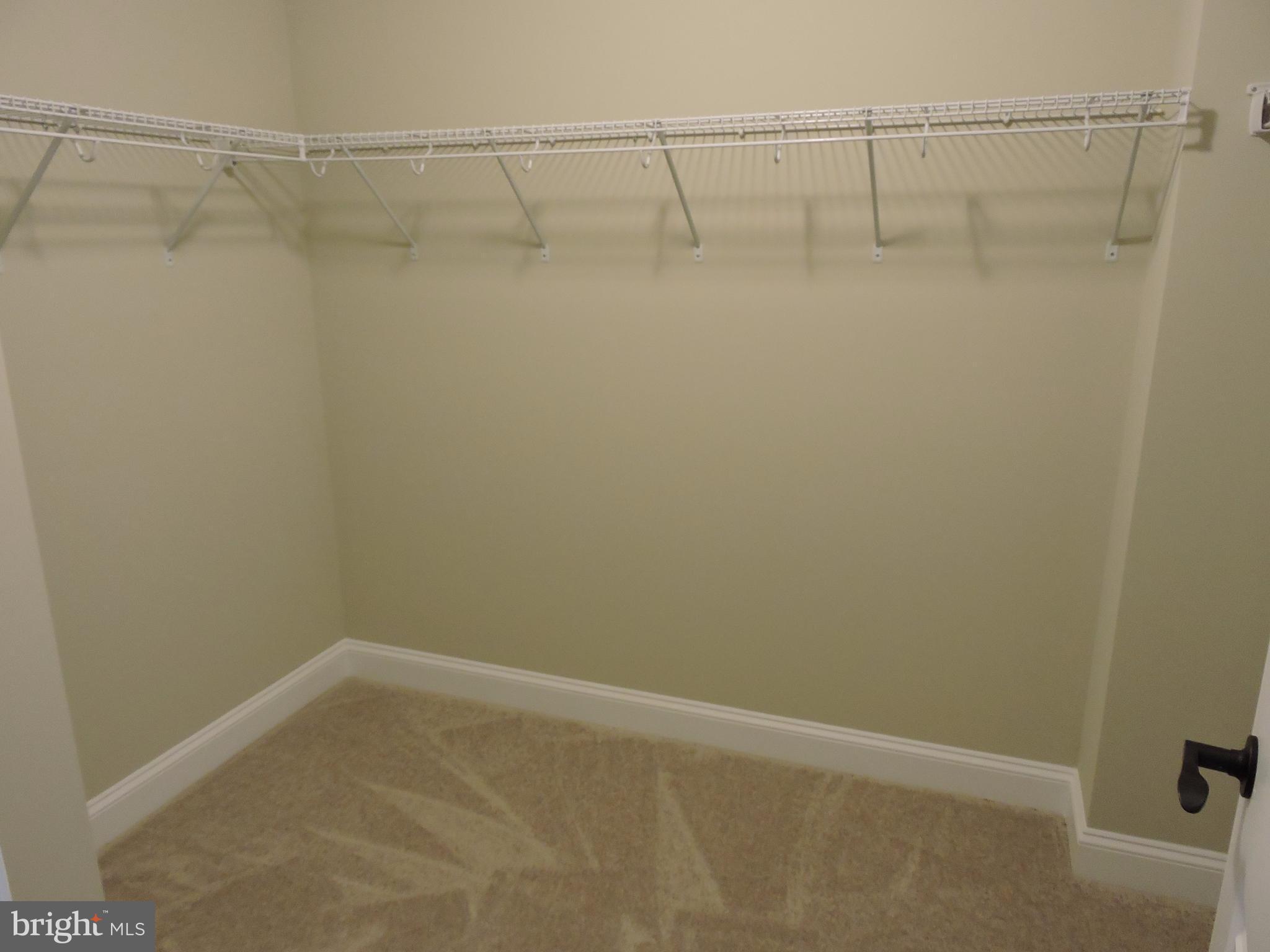 AUTUMN WOODS - Residential