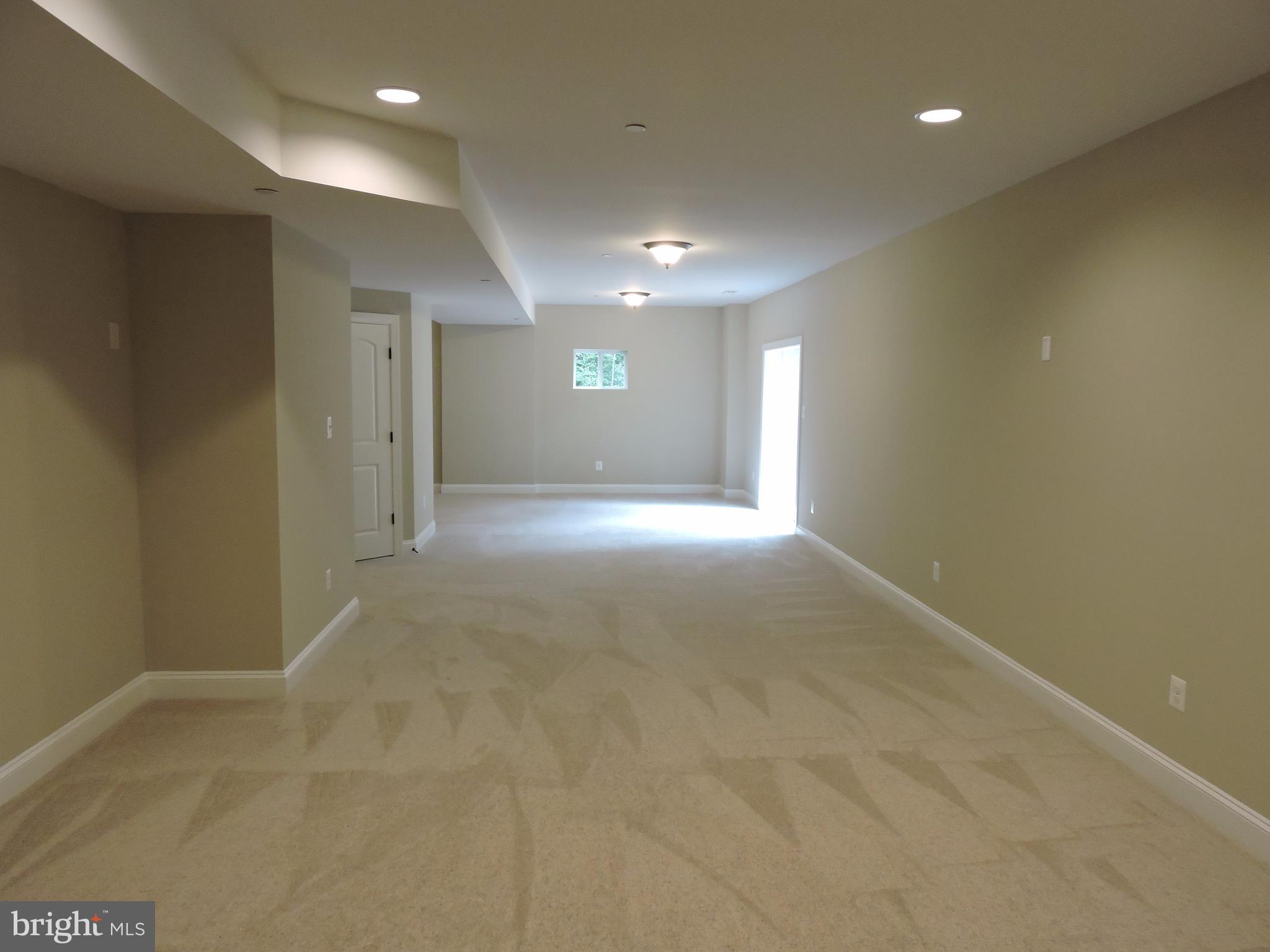 AUTUMN WOODS - Residential