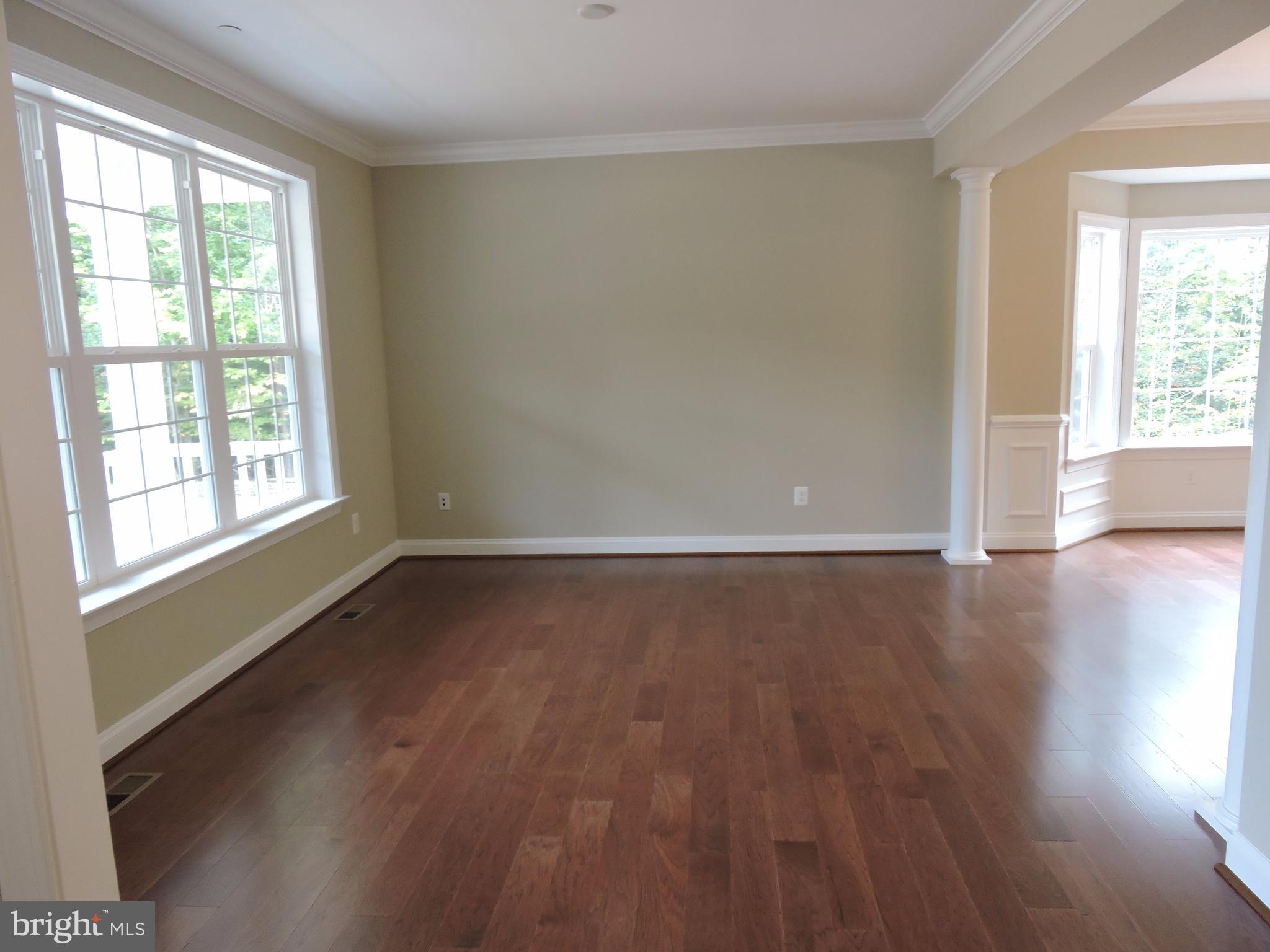 AUTUMN WOODS - Residential