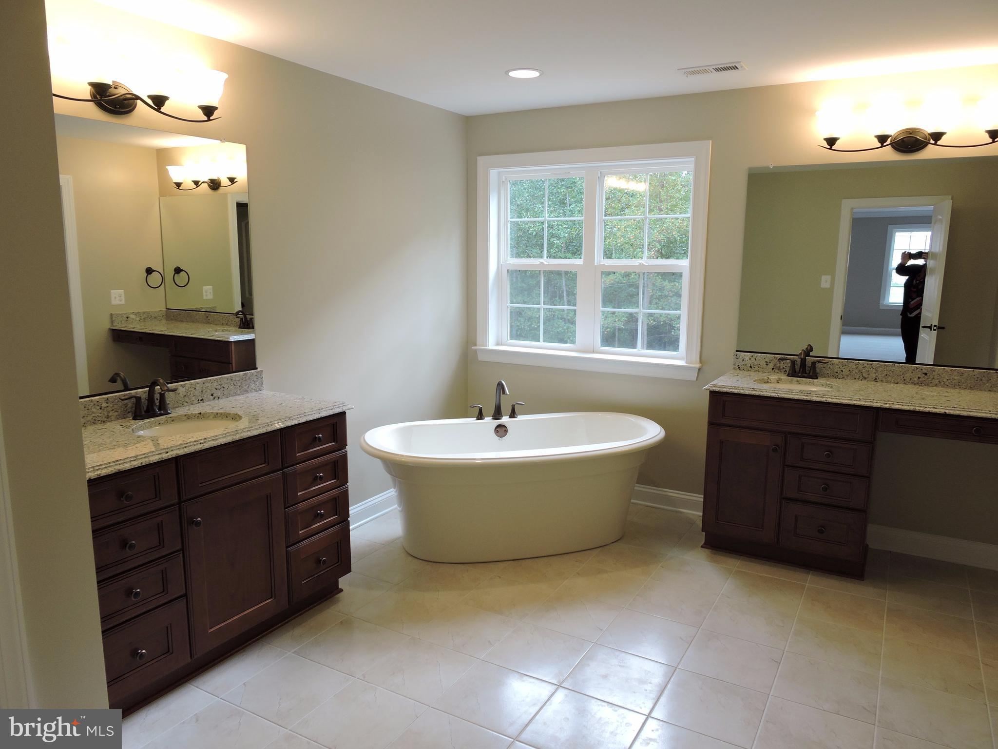 AUTUMN WOODS - Residential